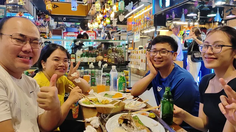 Ben Nghe Street Food