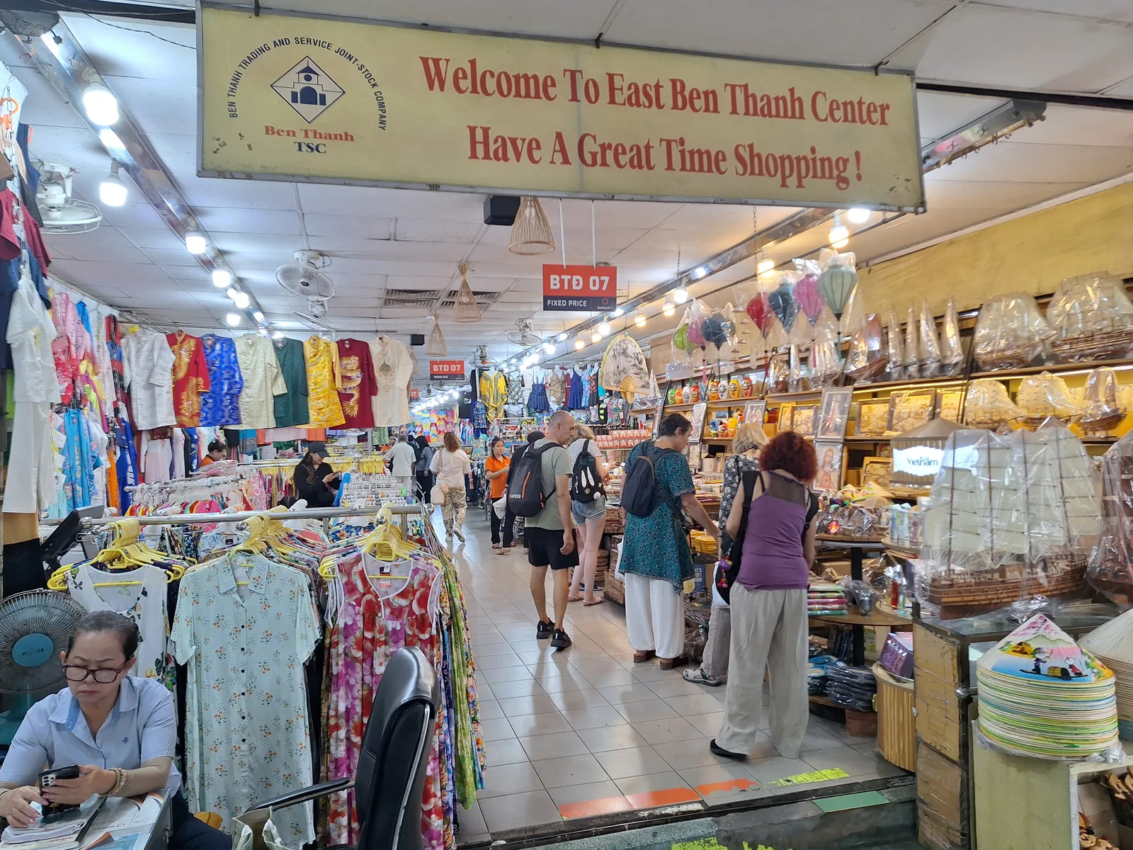 Main view at Ben Thanh Market Ho Chi Minh City — travel photo