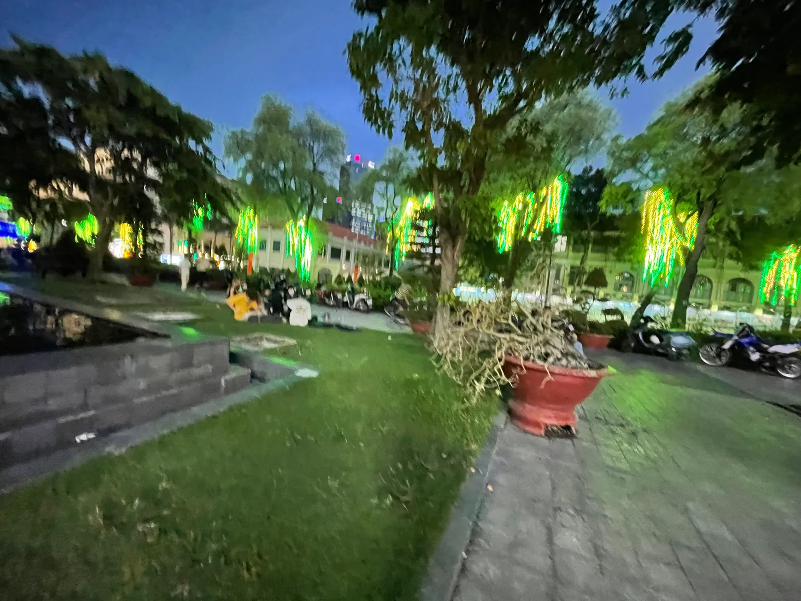 Atmosphere at Chi Lang Park Ho Chi Minh City — travel photo