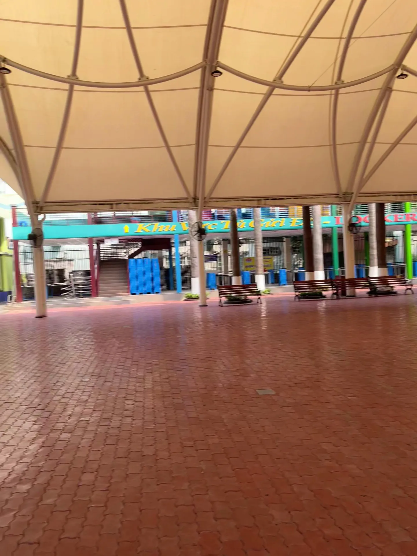 Interior at Dam Sen Water Park Ho Chi Minh City — travel photo