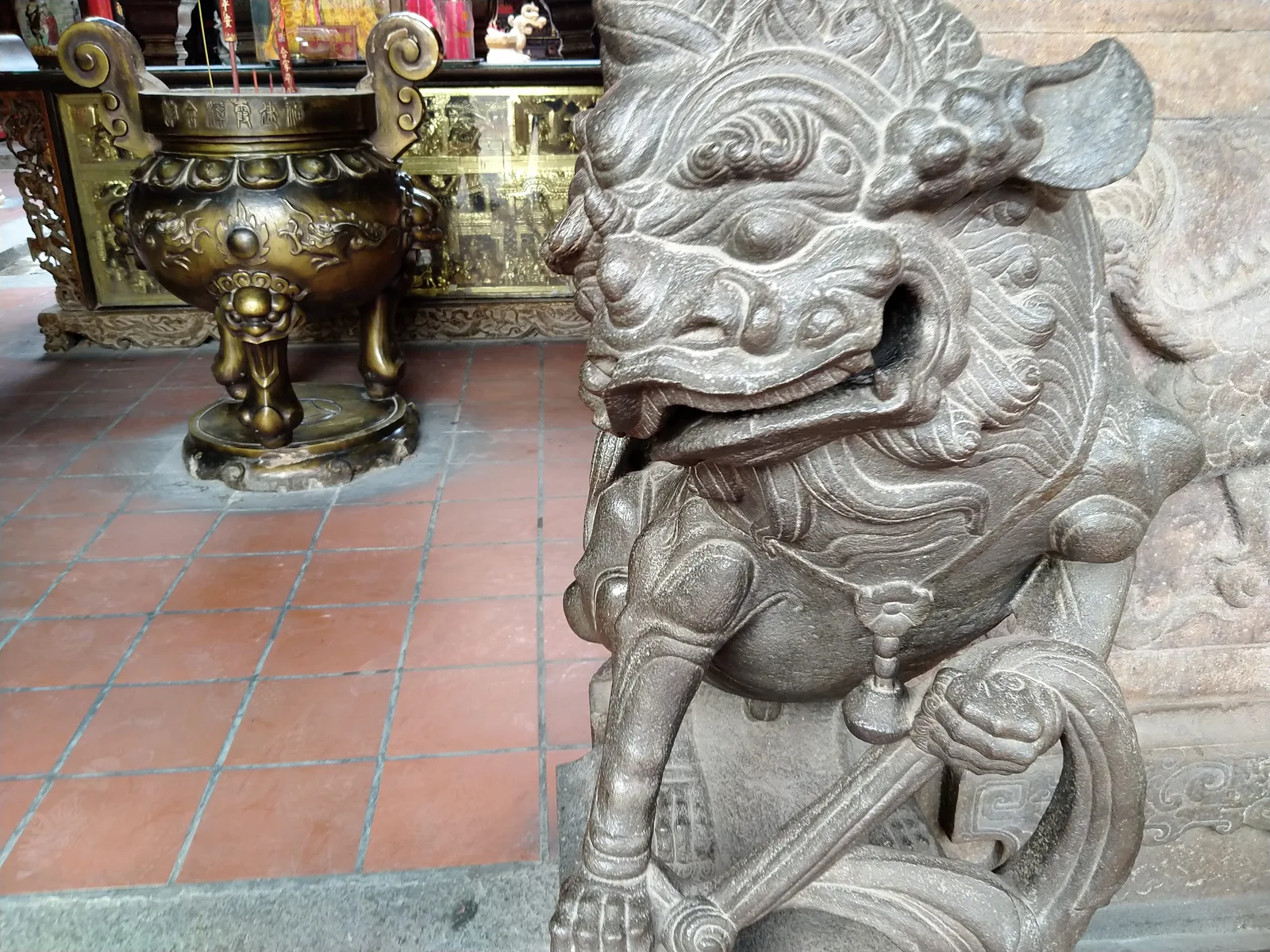 Details at Ha Chuong Assembly Hall Ho Chi Minh City — travel photo