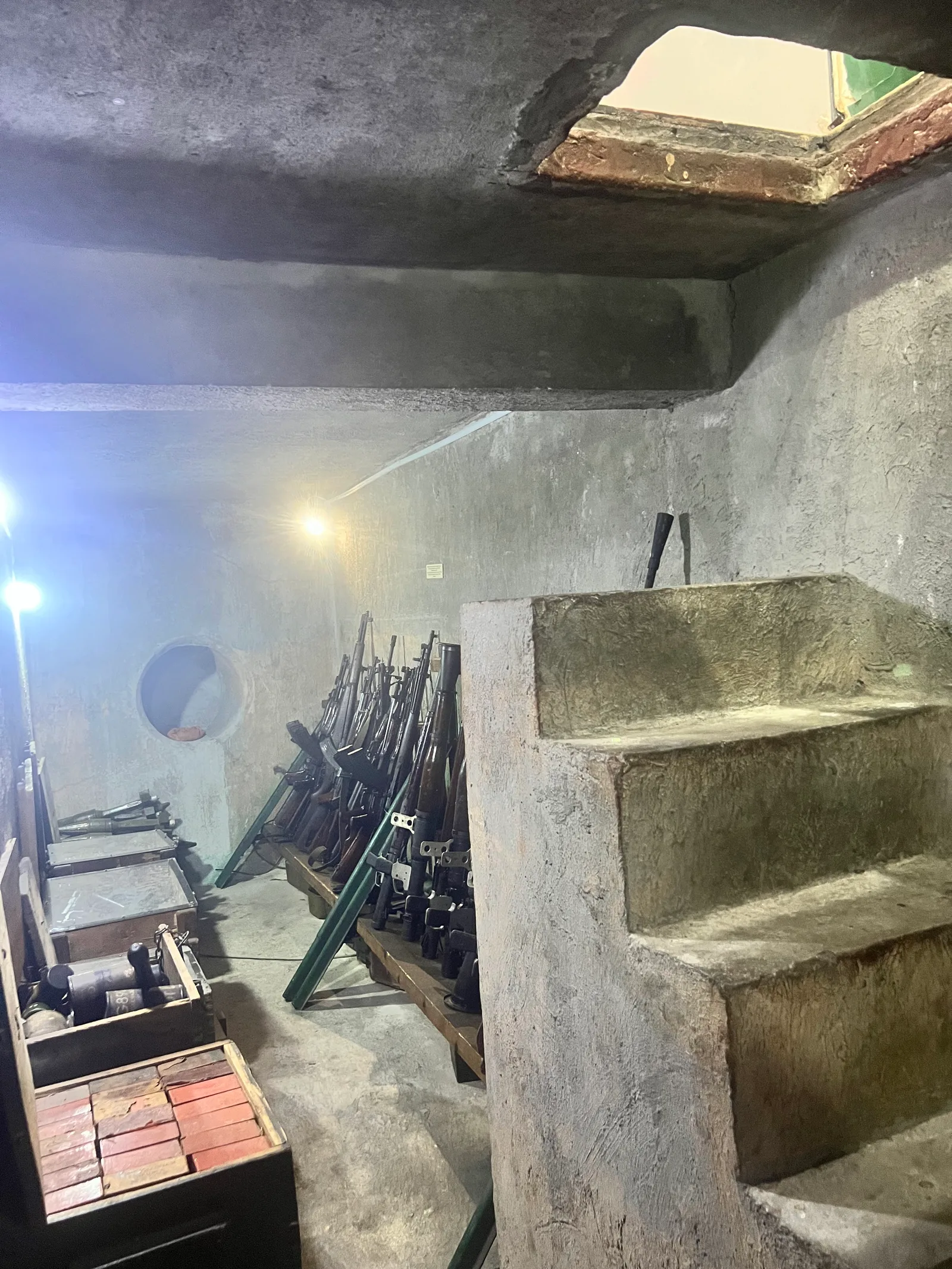 Main view at Hầm Vũ Khí Bí Mật Secret Weapon Cellar Ho Chi Minh City — travel photo