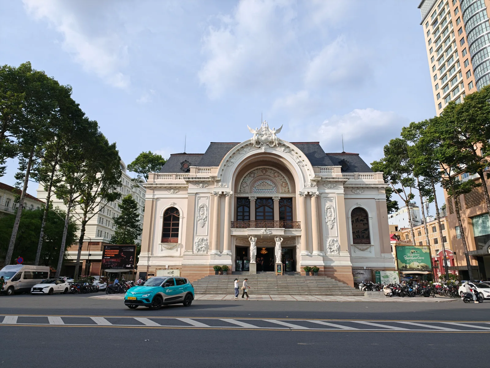 Main view at Ho Chi Minh City Opera House Ho Chi Minh City — travel photo