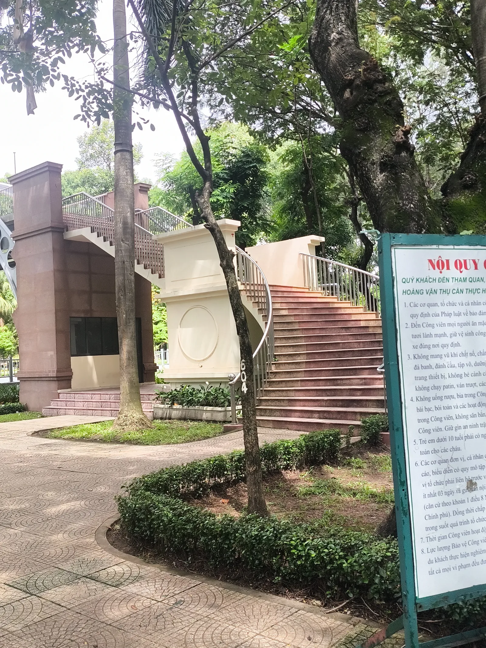 Atmosphere at Hoang Van Thu Park Ho Chi Minh City — travel photo