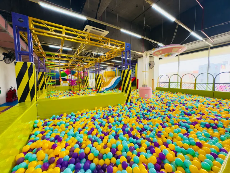 Khu vui chơi trẻ em Topworld Kidsplay & Cafe