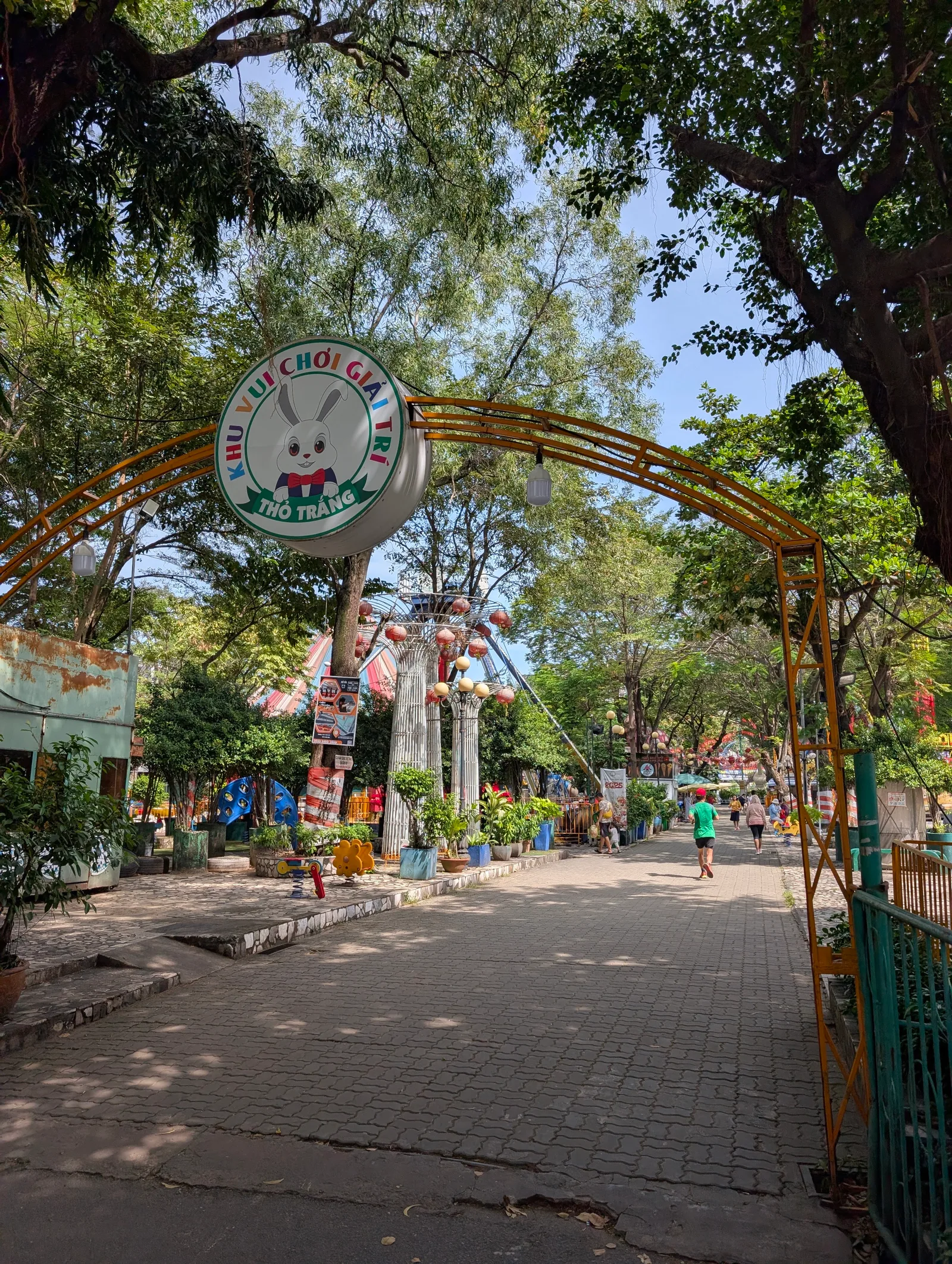 Details at Le Thi Rieng Cultural Park Ho Chi Minh City — travel photo
