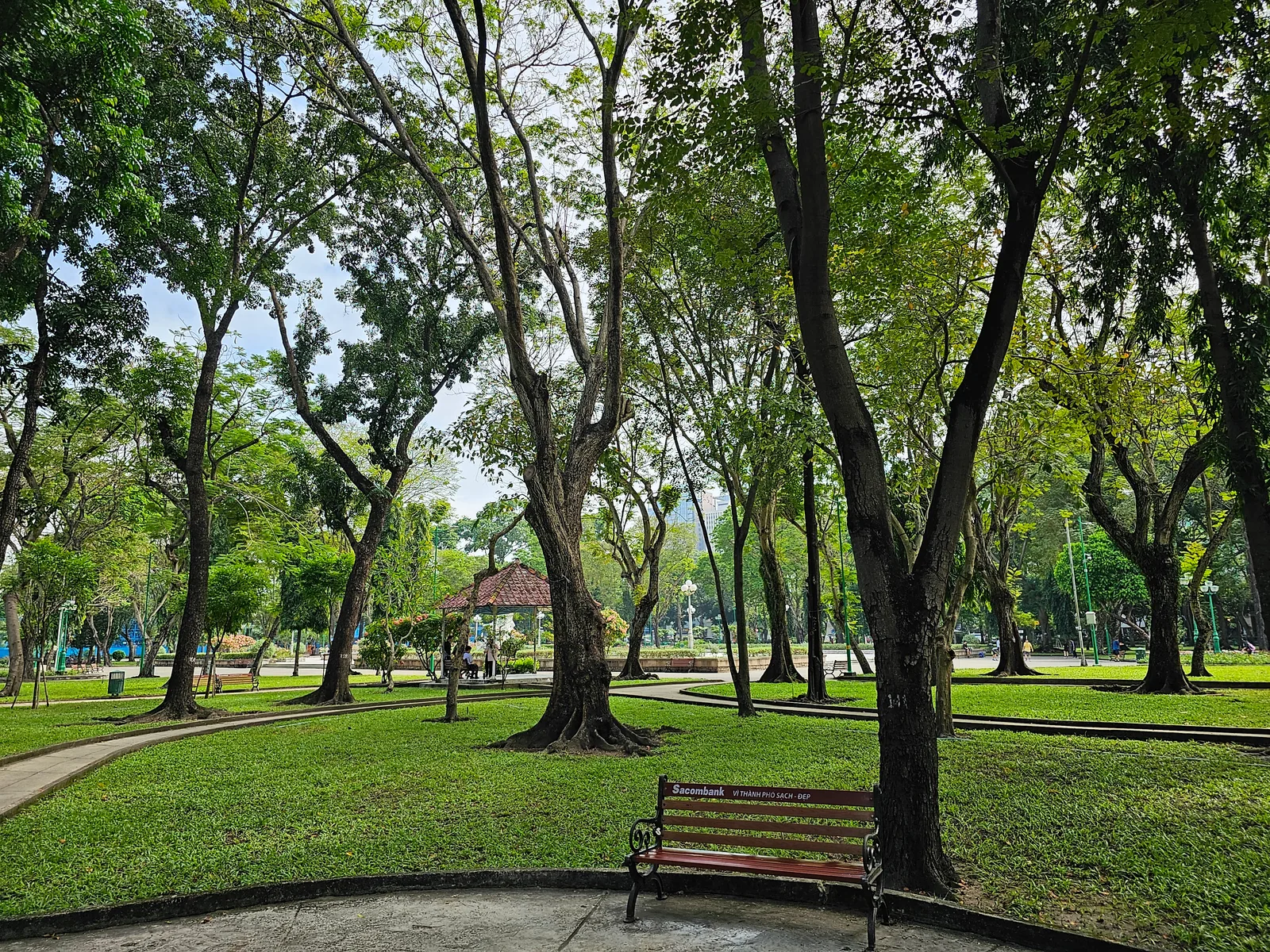 Main view at Le Van Tam Park Ho Chi Minh City — travel photo