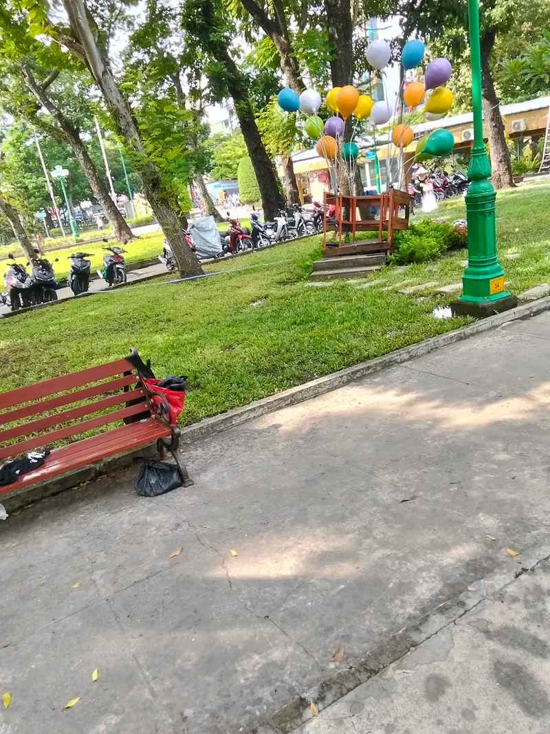 Le Van Tam Park