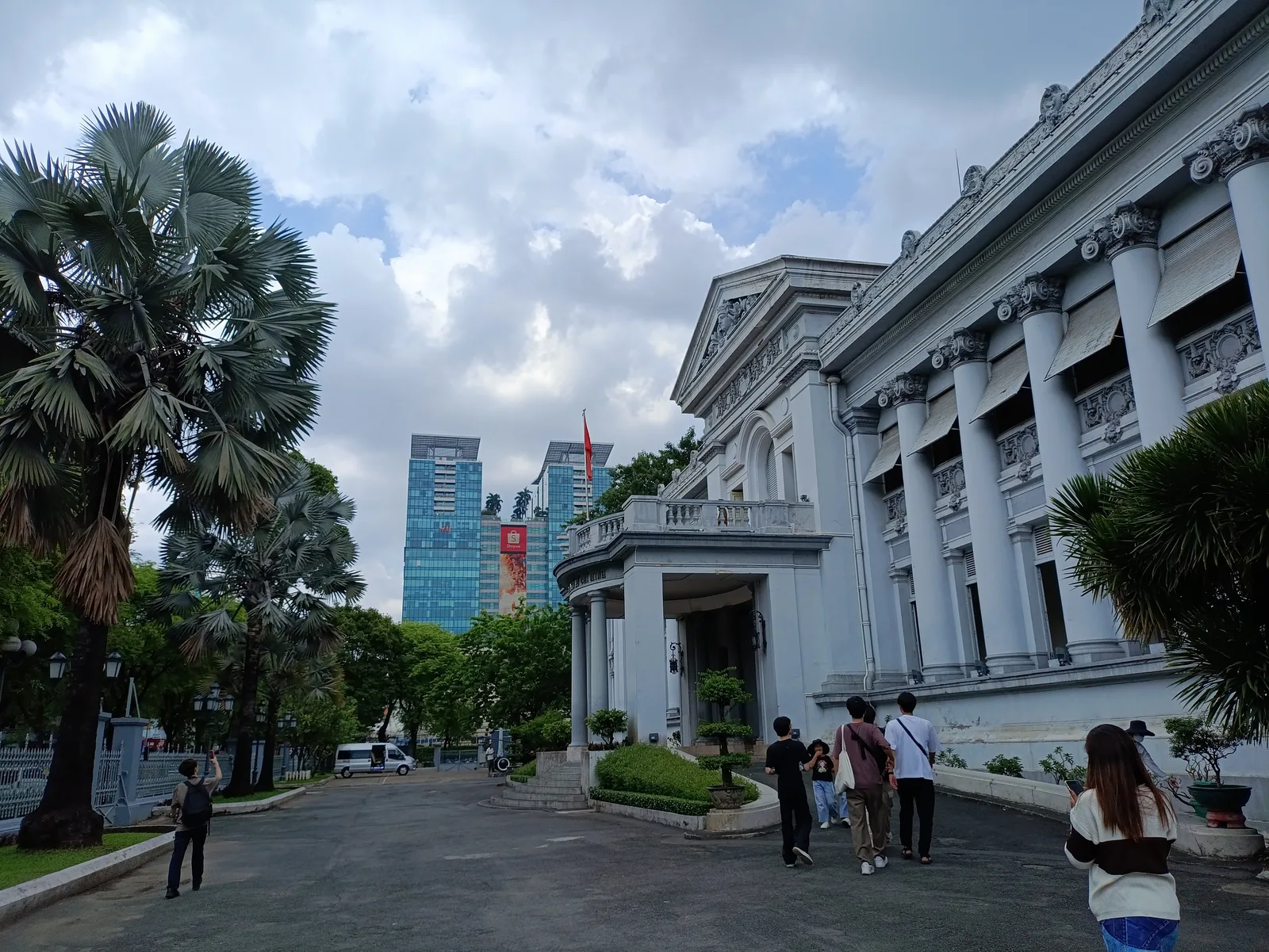Atmosphere at Museum of Ho Chi Minh City Ho Chi Minh City — travel photo