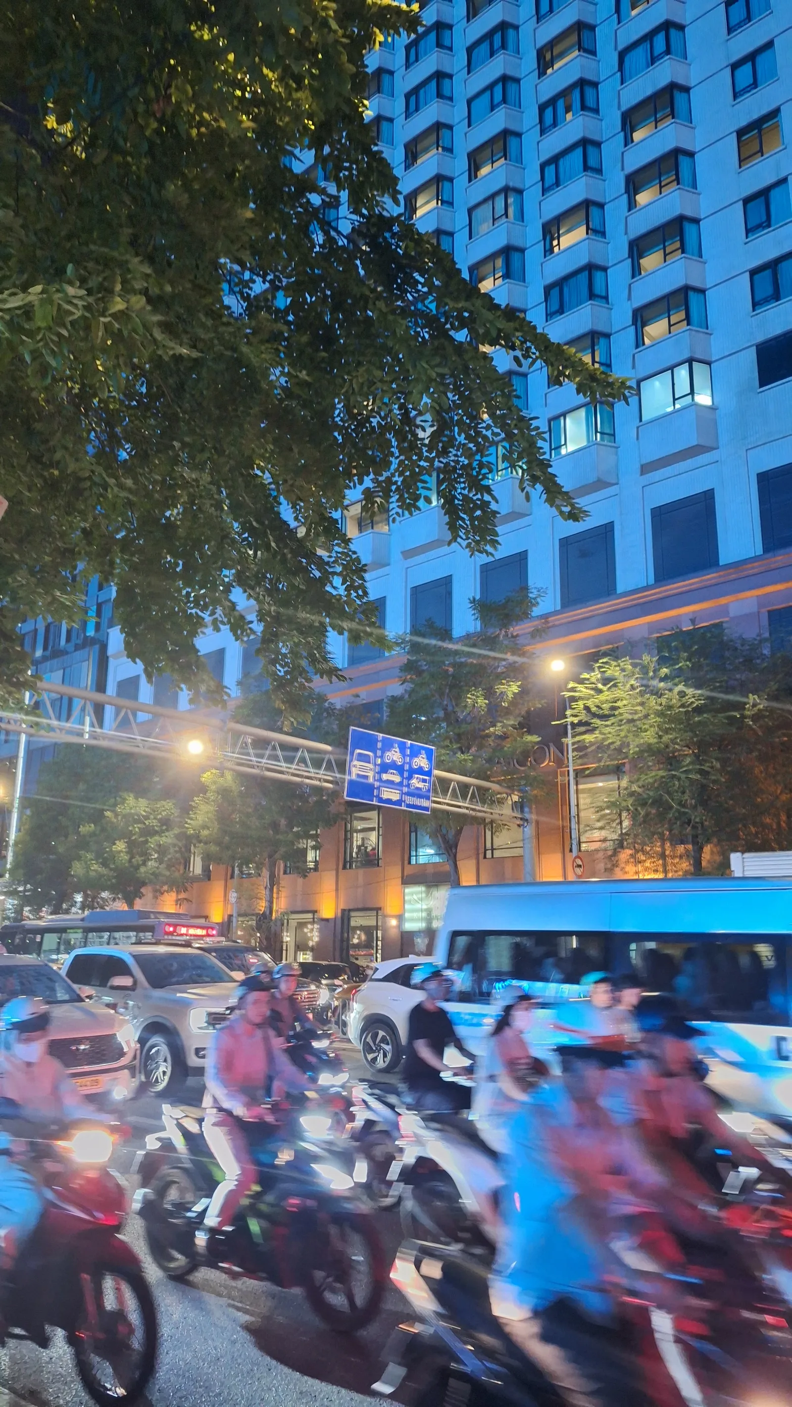 Details at Riverside Park Ho Chi Minh City — travel photo