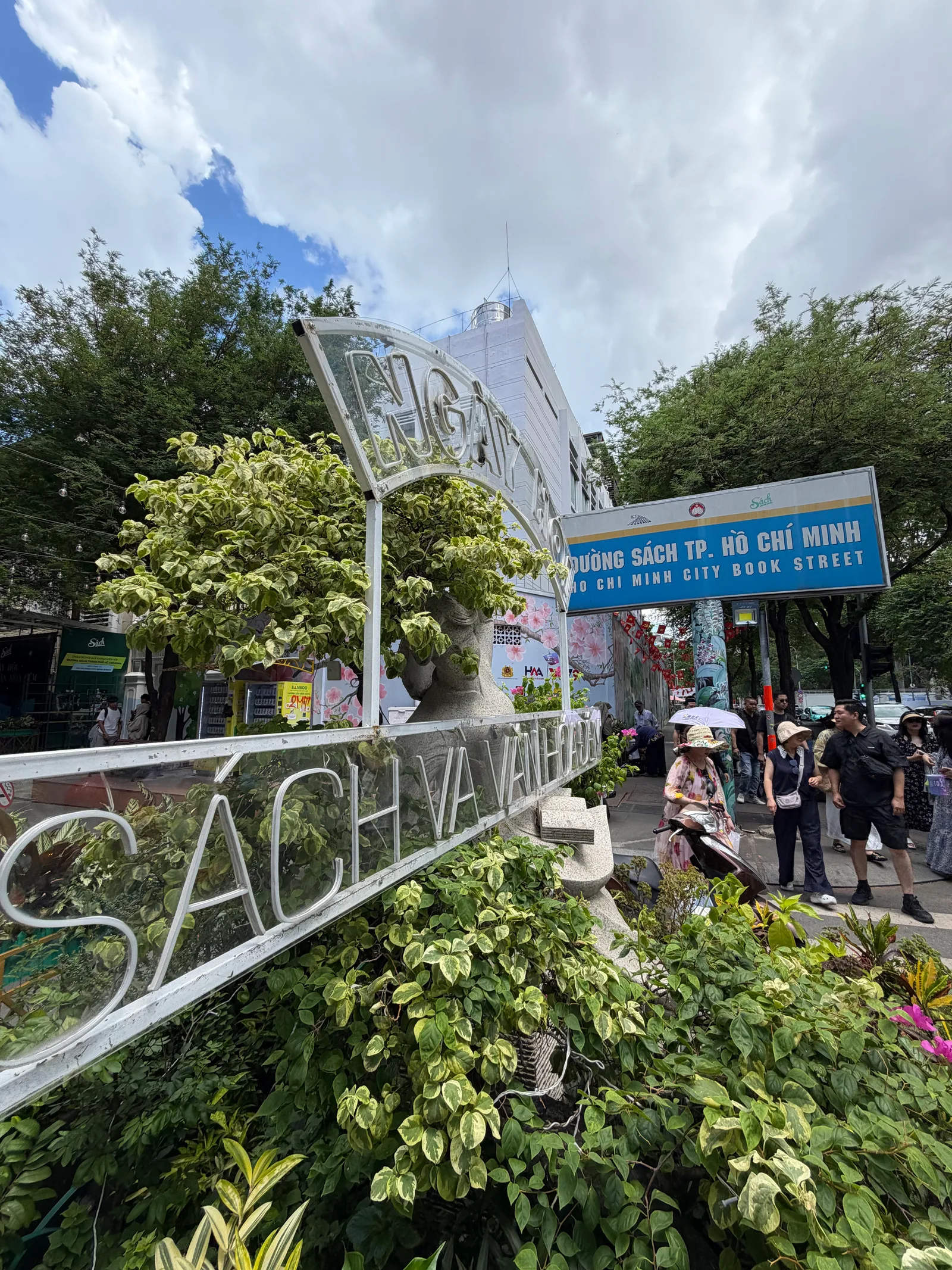 Details at Saigon Book Street Ho Chi Minh City — travel photo