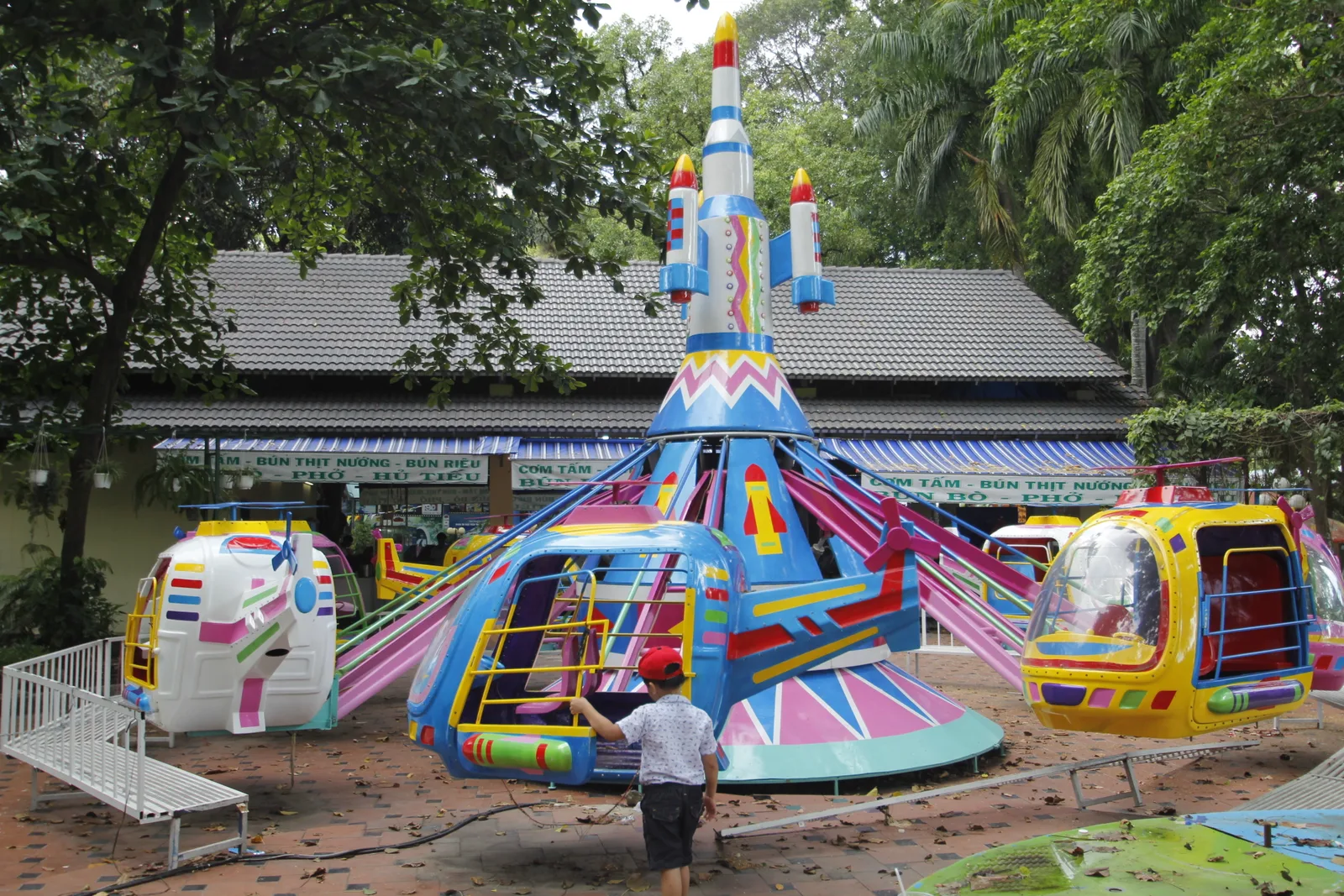 Interior at Saigon Zoo & Botanical Gardens Ho Chi Minh City — travel photo