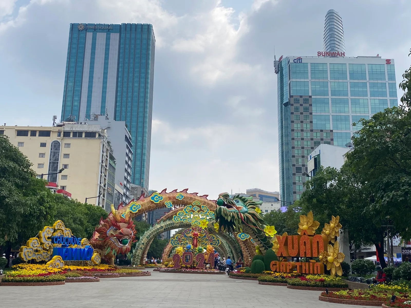 Main view at Statue of Ho Chi Minh Ho Chi Minh City — travel photo