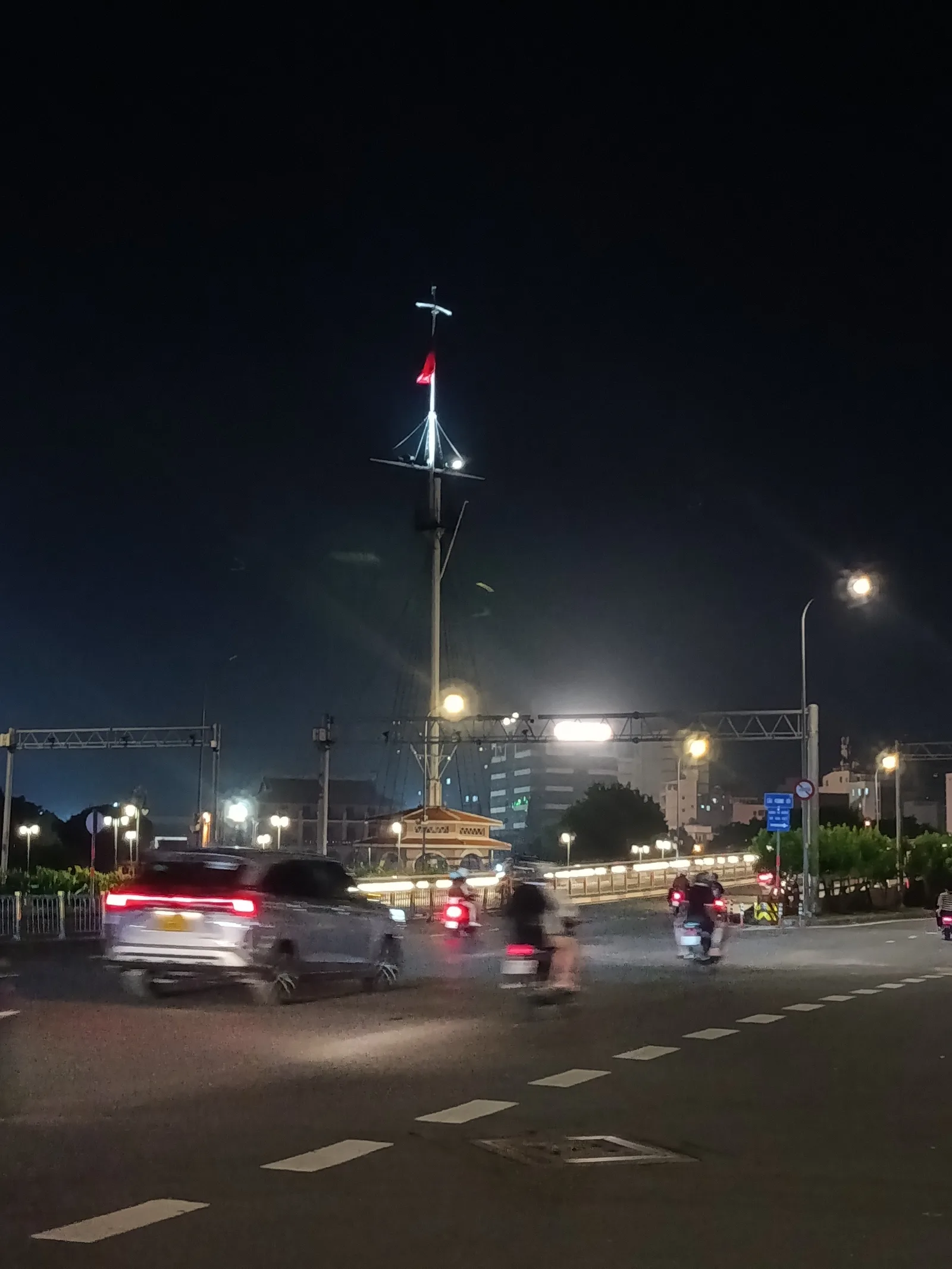 Thu Ngu Flagpole