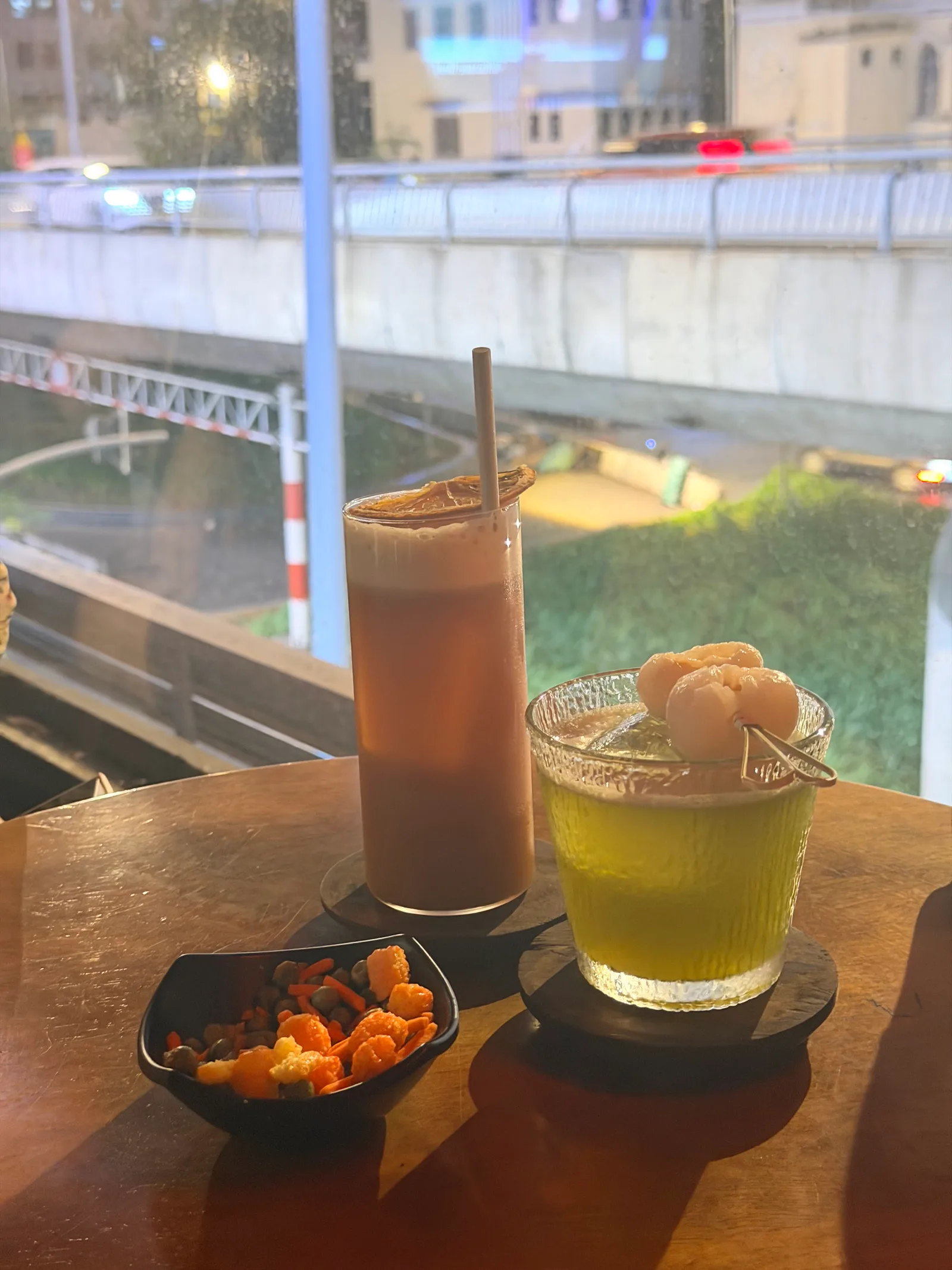Atmosphere at To - Hidden Cocktails Bar ト - 隠れ家バー Ho Chi Minh City — travel photo