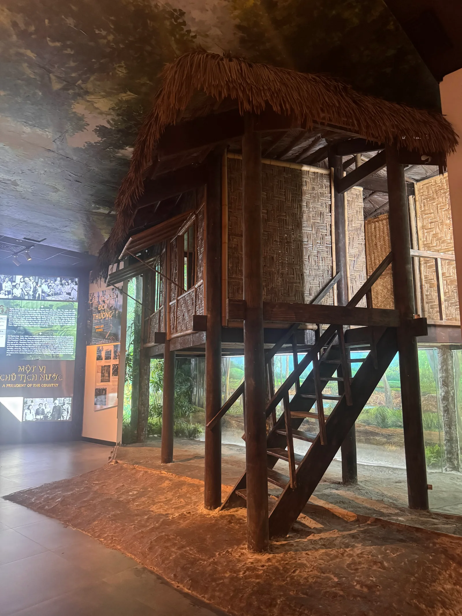 Atmosphere at Ton Duc Thang Museum Ho Chi Minh City — travel photo