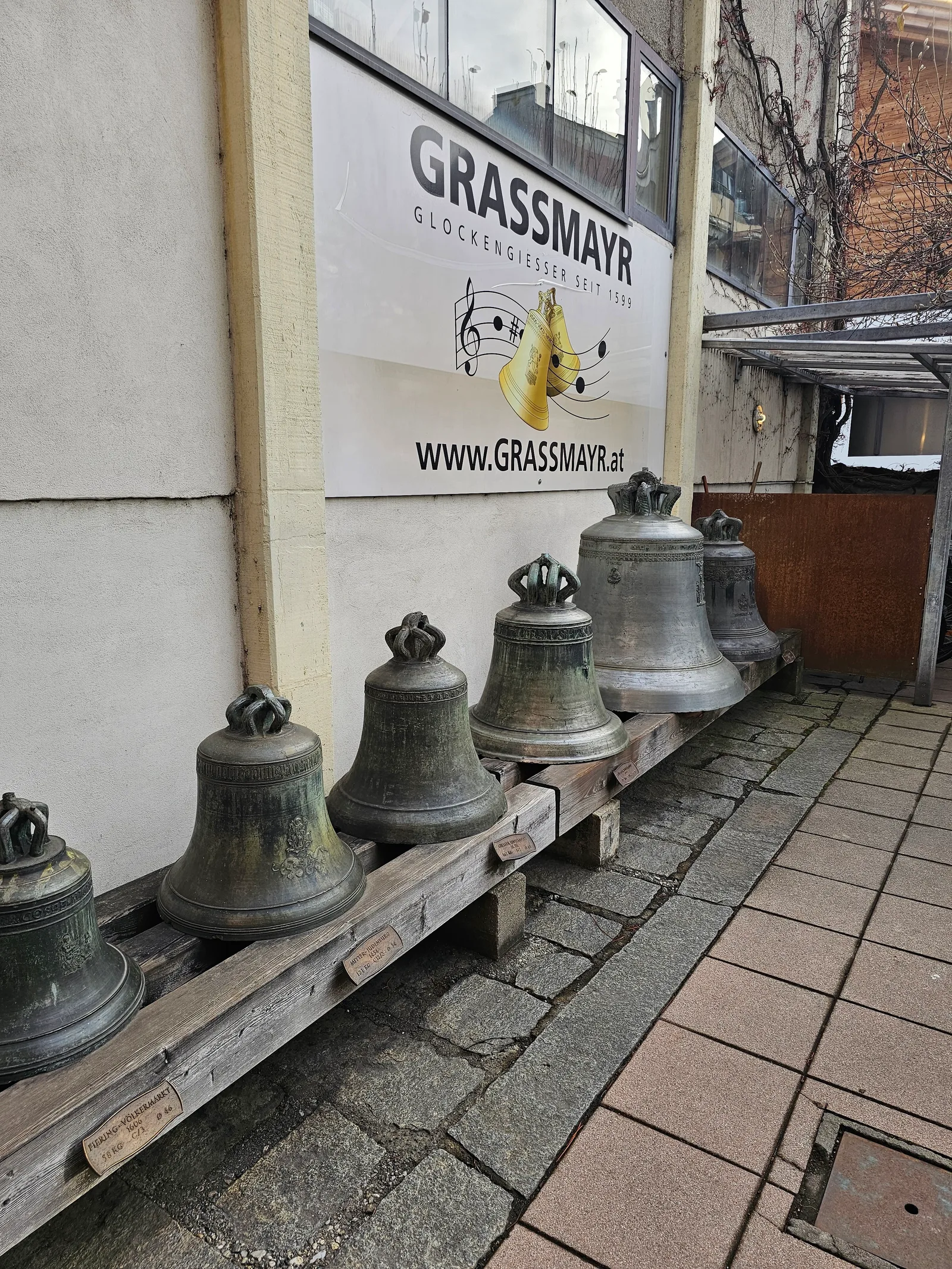 Atmosphere at Glockengießerei Grassmayr - "Glockenmuseum" Innsbruck — travel photo