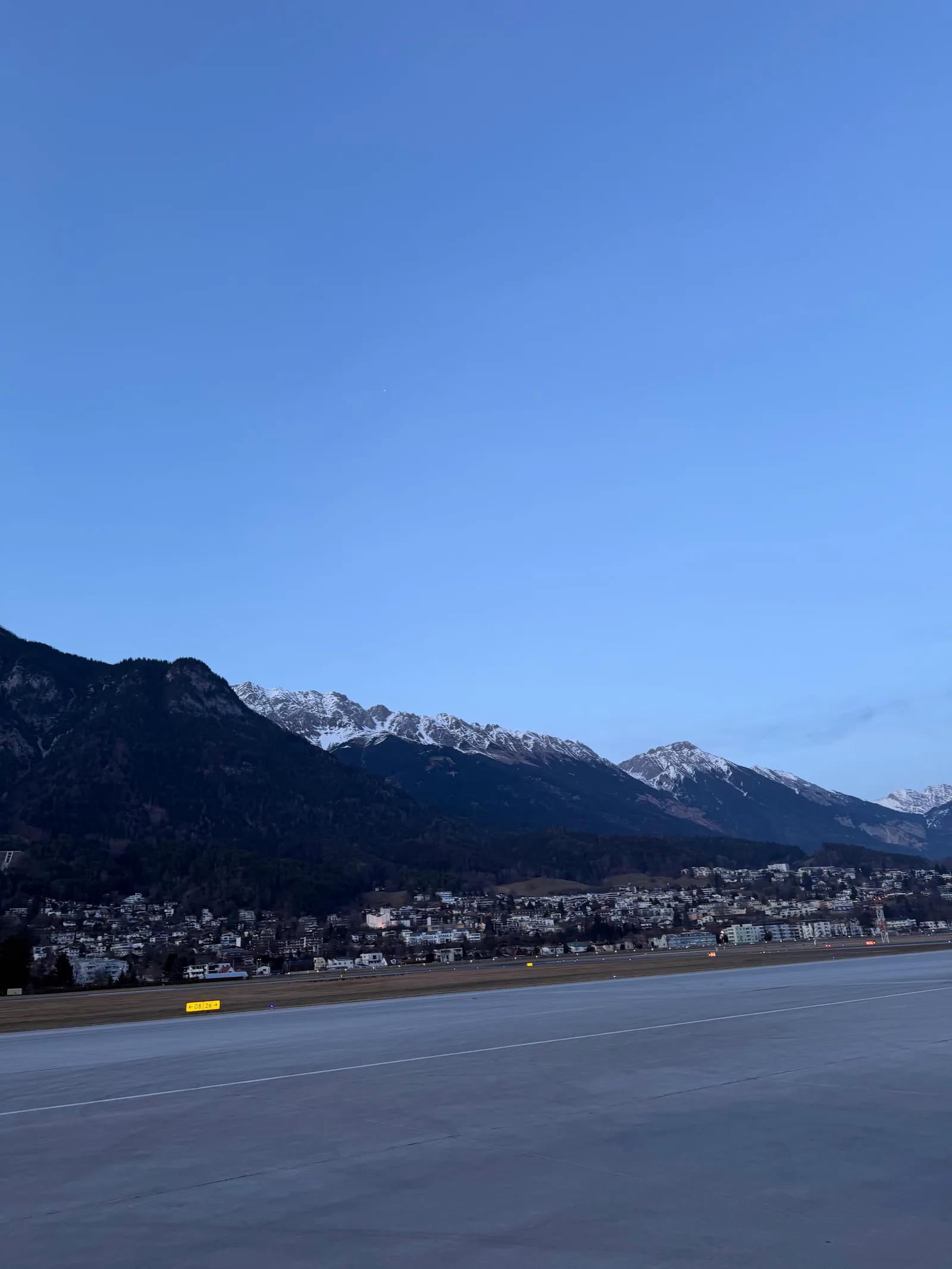 Main view at Innsbruck Airport Innsbruck — travel photo