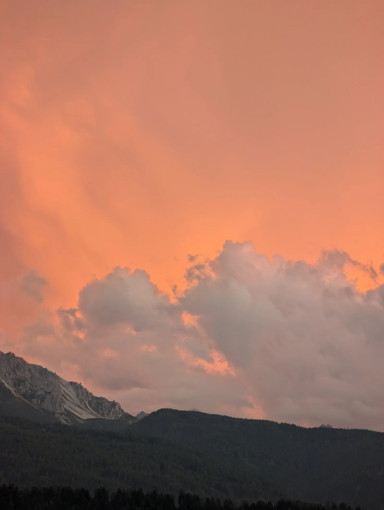 Atmosphere at Kranebitter Strand Innsbruck — travel photo