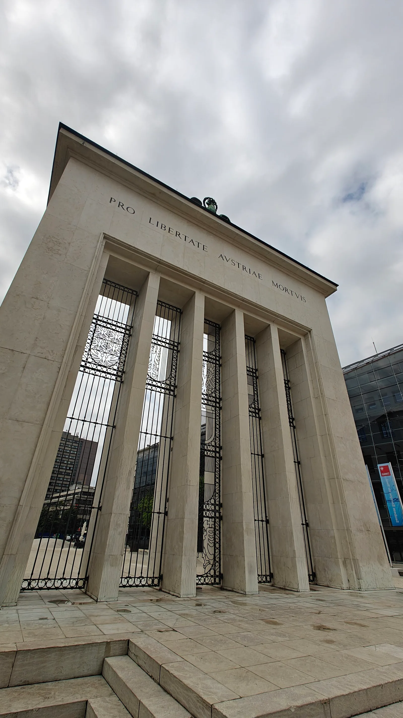 Main view at Liberation Monument Innsbruck — travel photo
