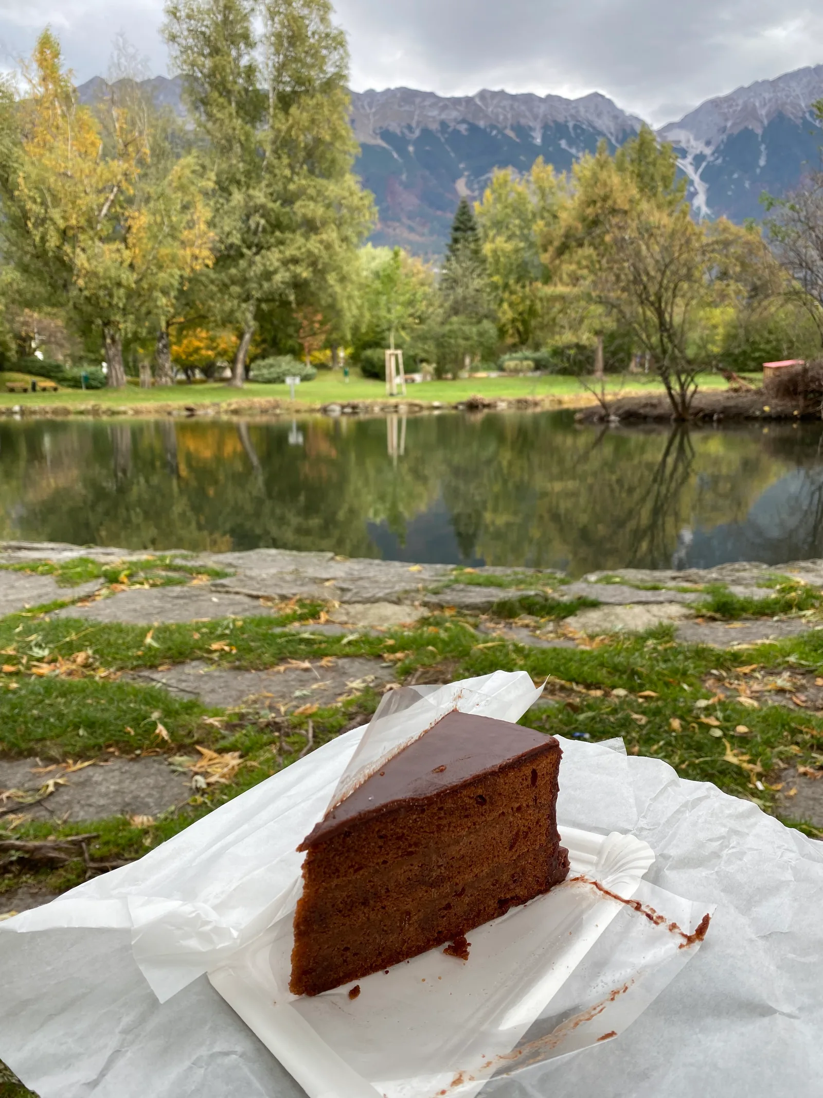 Main view at Wolfi´s Tortenecke Innsbruck — travel photo