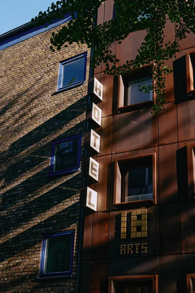 18Arts Hotel - Living in a Gallery!