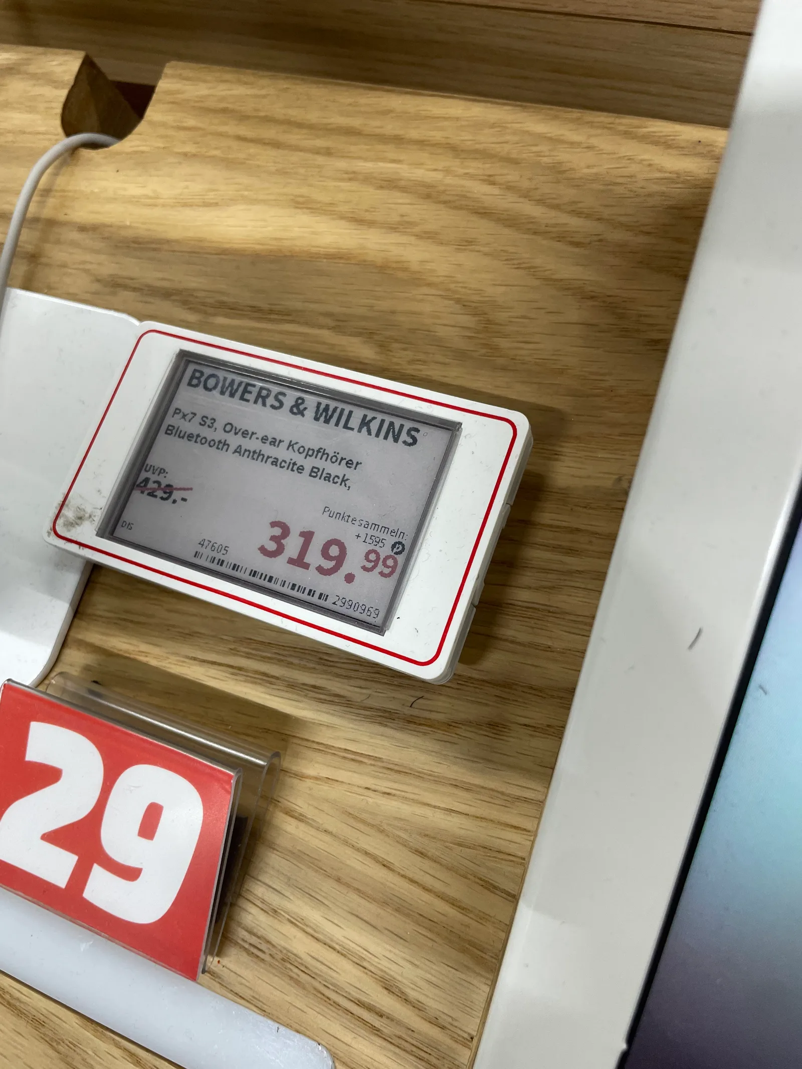 Details at MediaMarkt Köln Hansaring Köln — travel photo