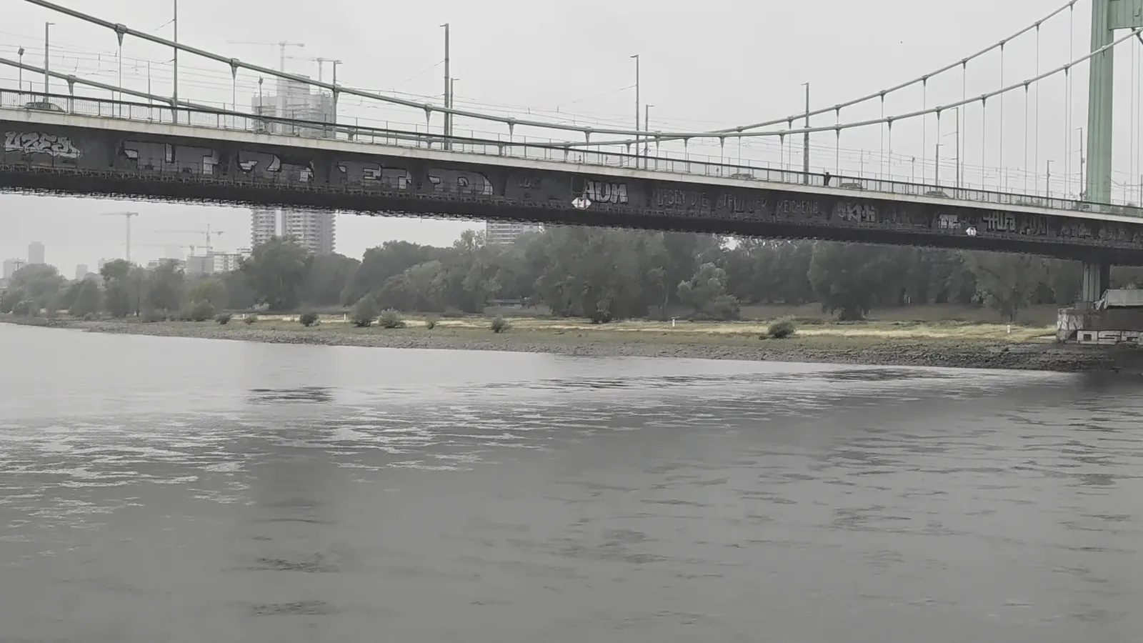 Main view at Mülheimer Mäuerchen Köln — travel photo