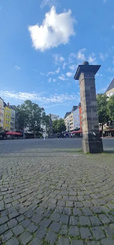 Details at Old Market Köln — travel photo