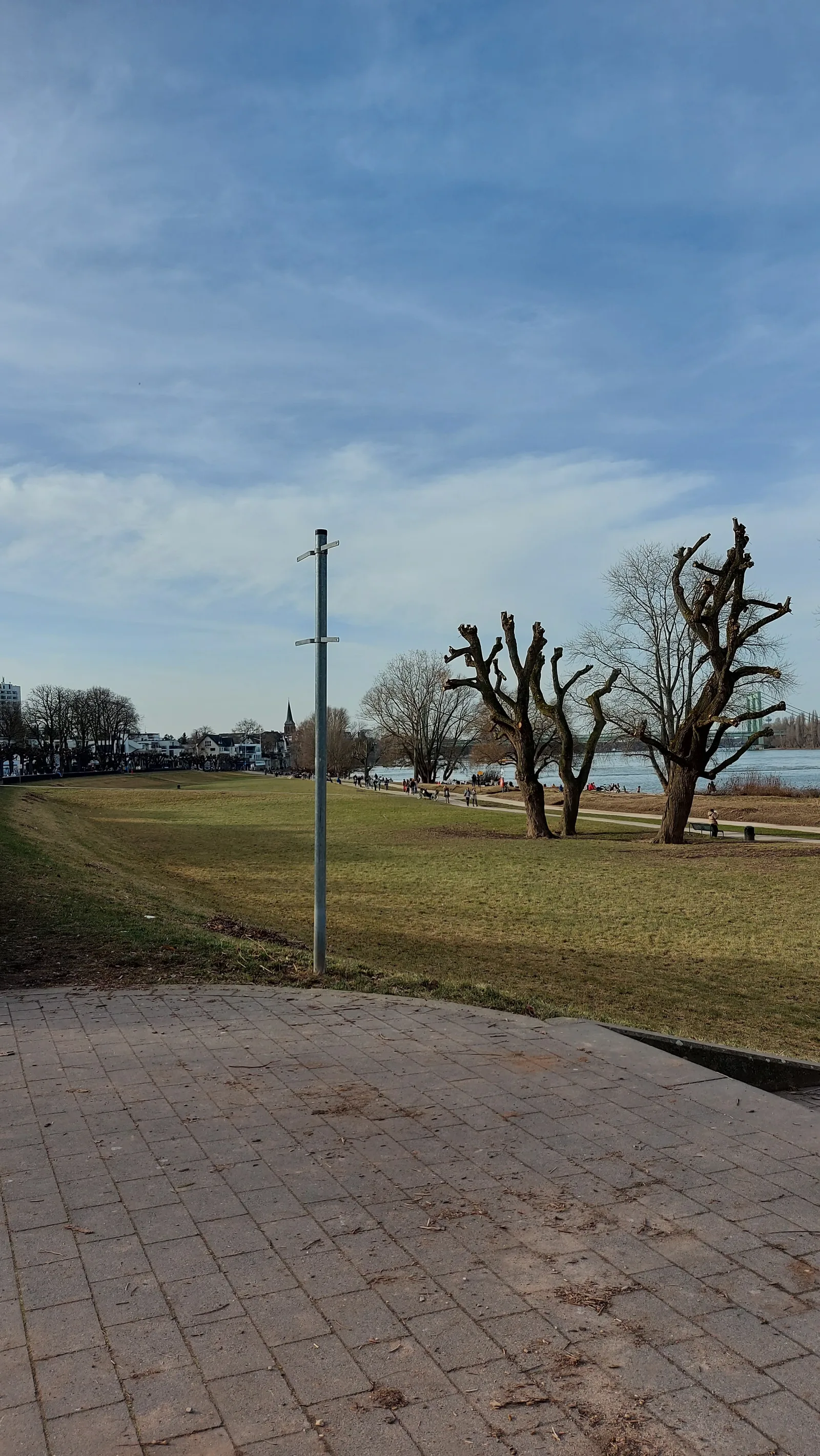 Atmosphere at Playground Rodenkirchener Riviera Köln — travel photo