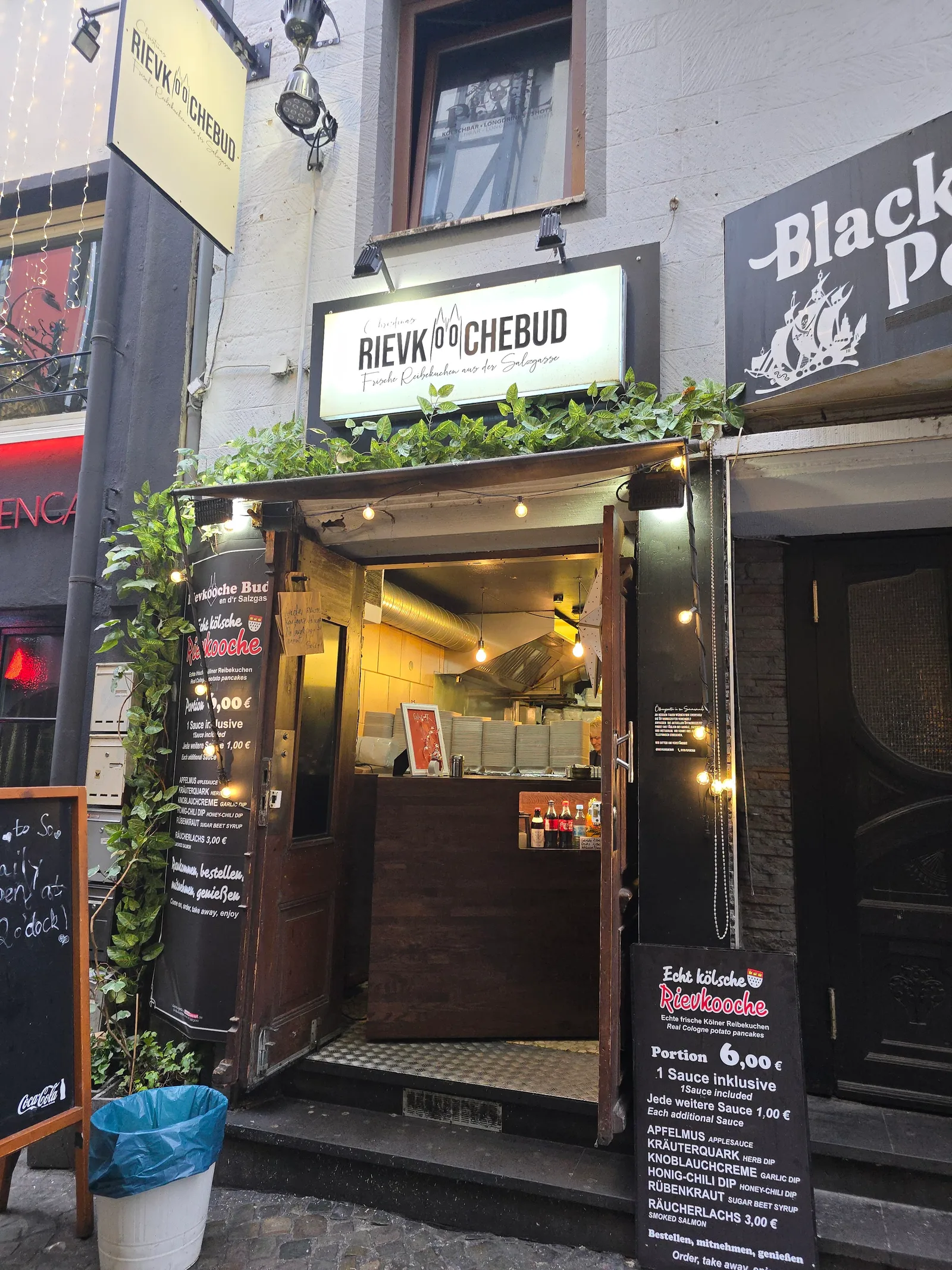 Interior at Rievkoochebud Köln — travel photo