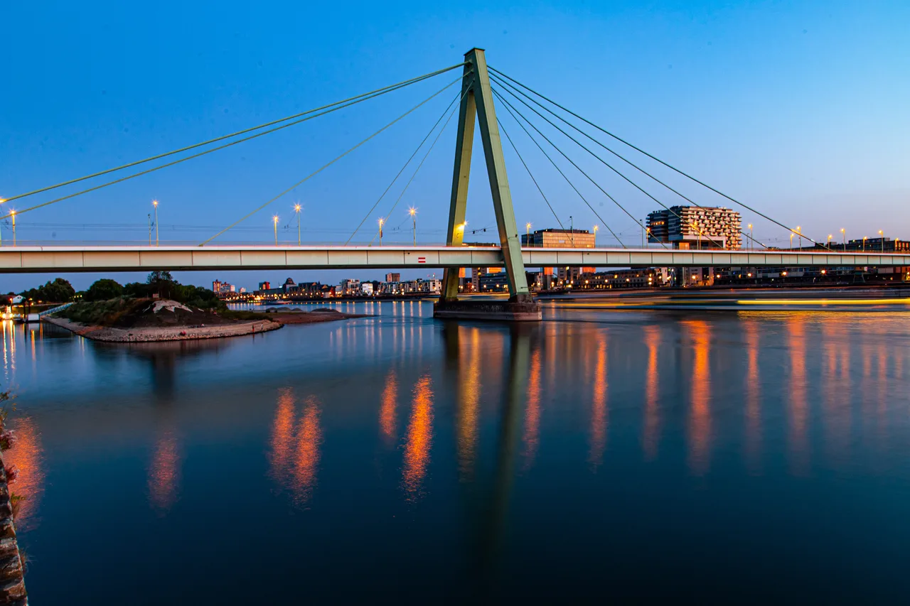 Severinsbrücke — hidden gems guide Köln