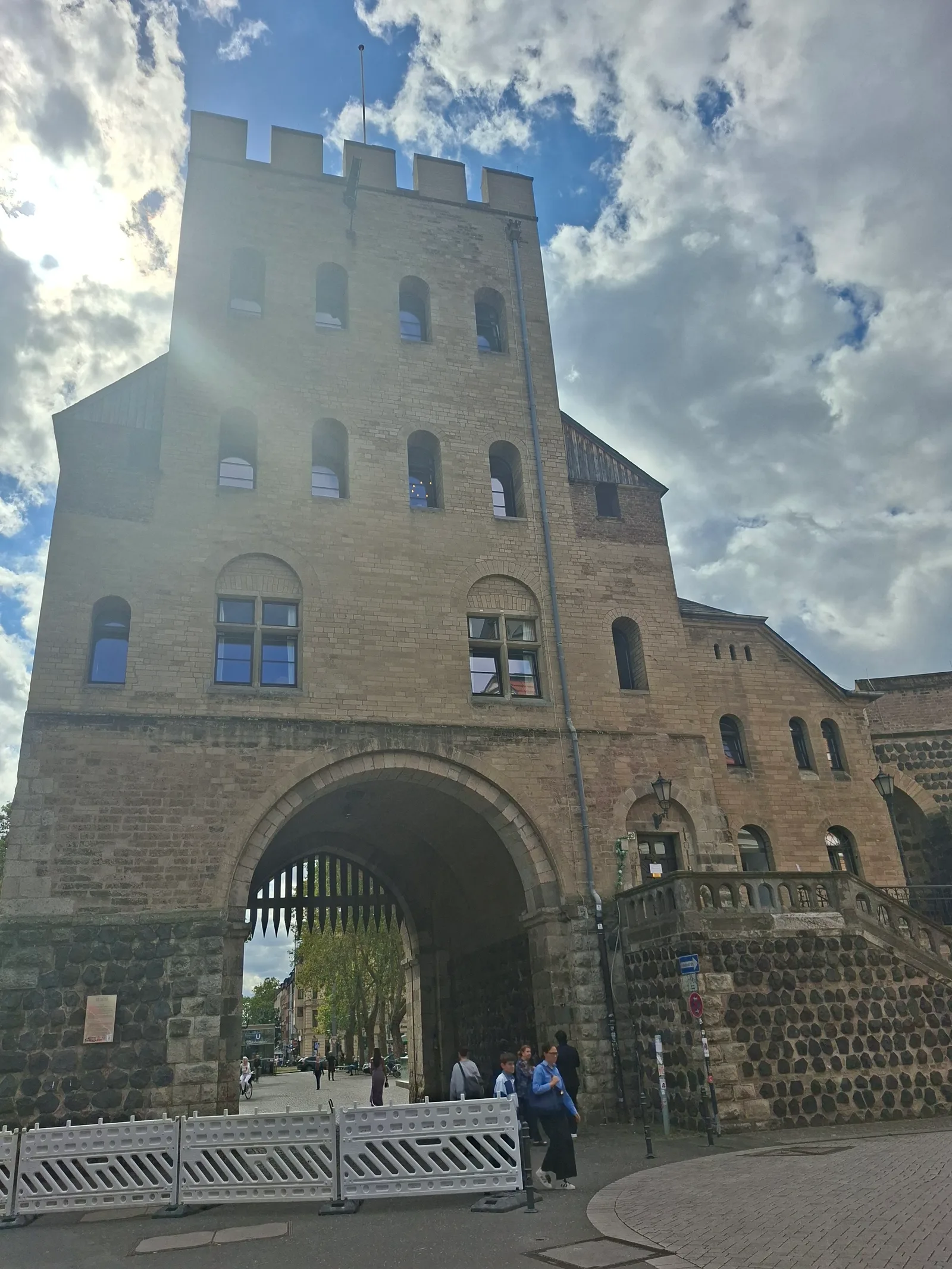 Main view at Severinstorburg Köln — travel photo
