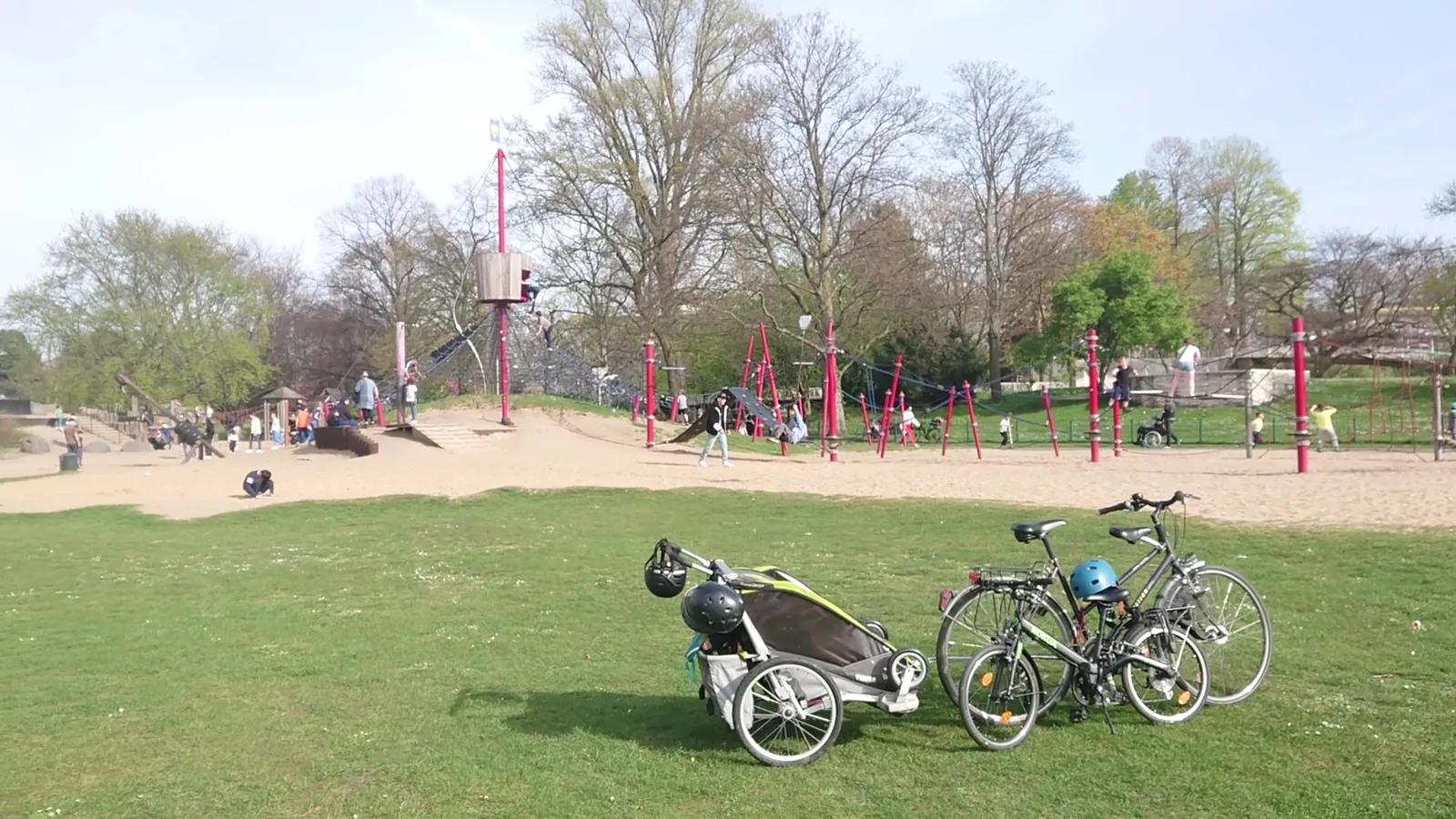 Details at Spielplatz im Rheinpark Köln — travel photo