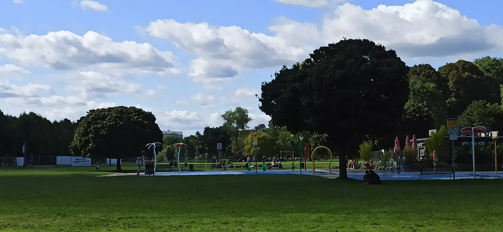Main view at Wasserspielplatz Köln — travel photo