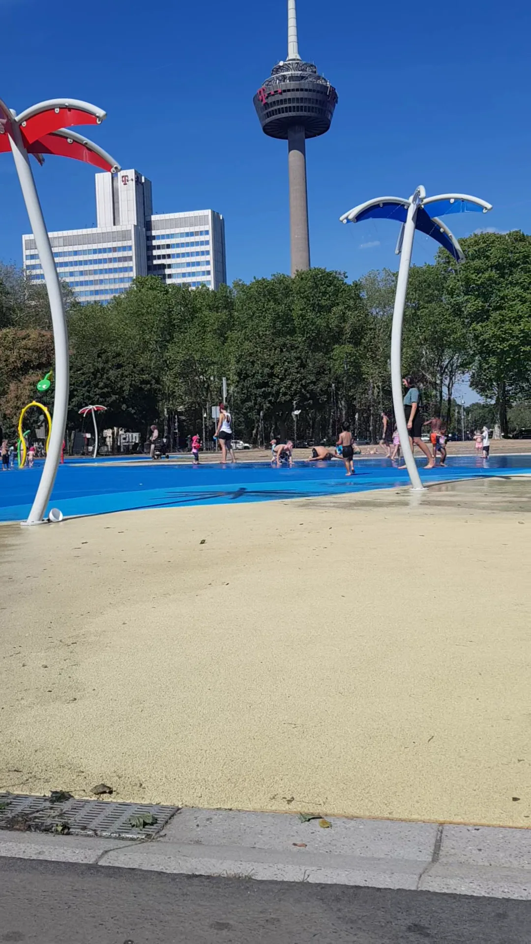 Atmosphere at Wasserspielplatz Köln — travel photo
