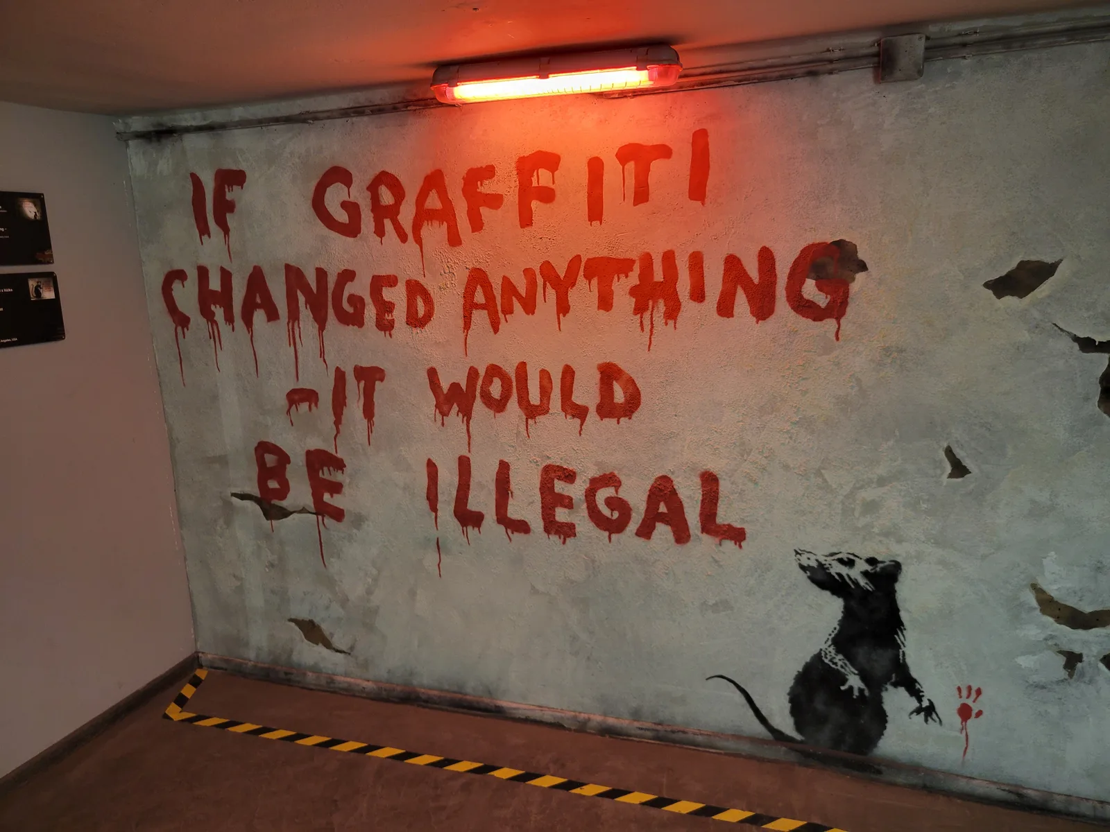Atmosphere at Muzeum Banksy Kraków — travel photo