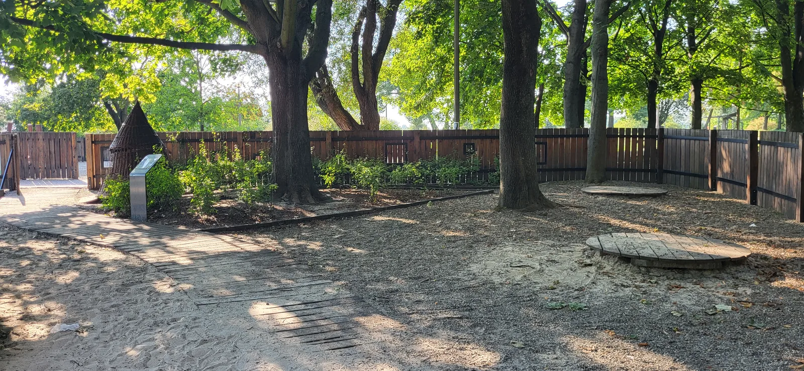 Main view at Park. Żeromskiego Kraków — travel photo