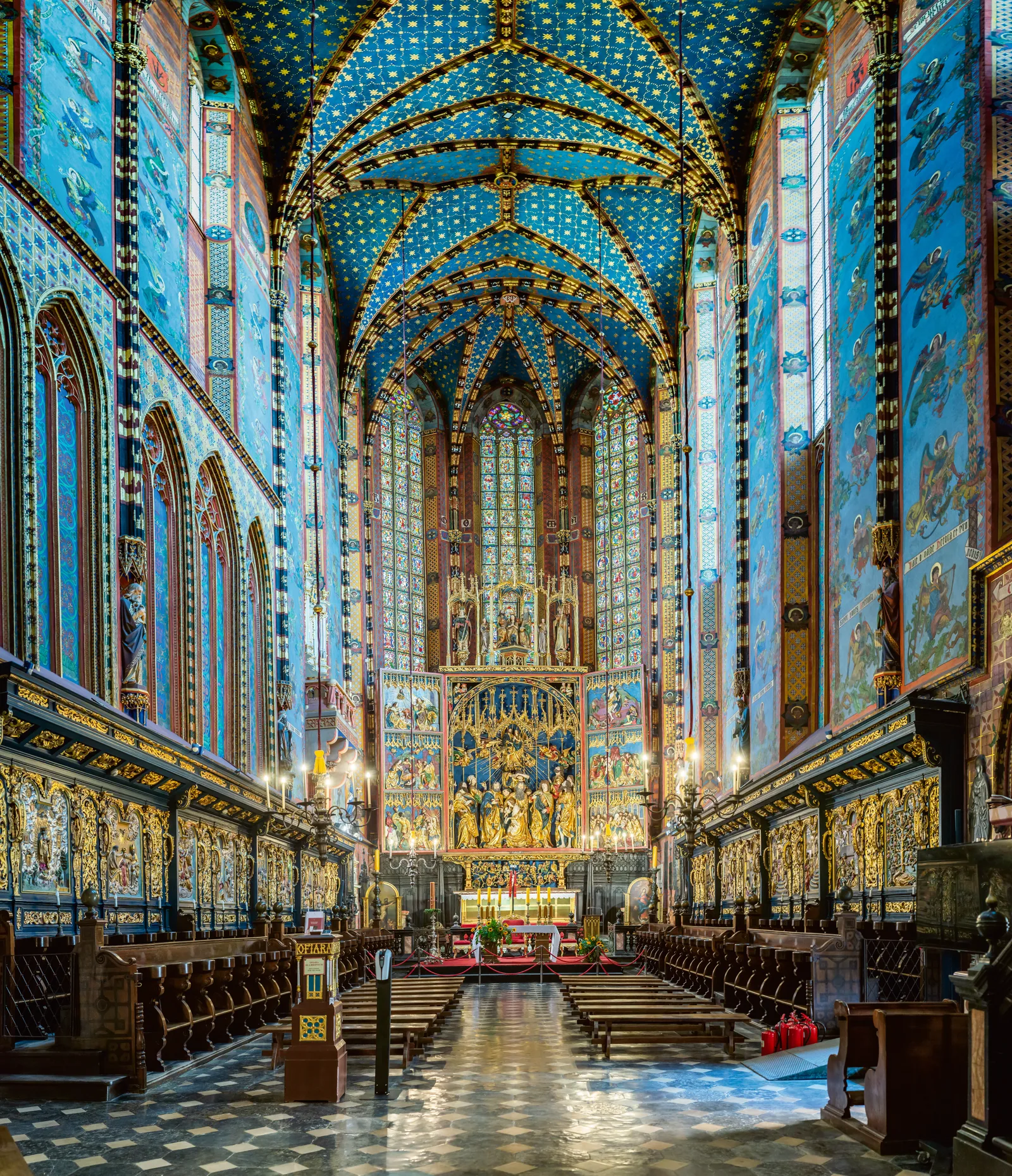 Interior at St. Mary's Basilica Kraków — travel photo
