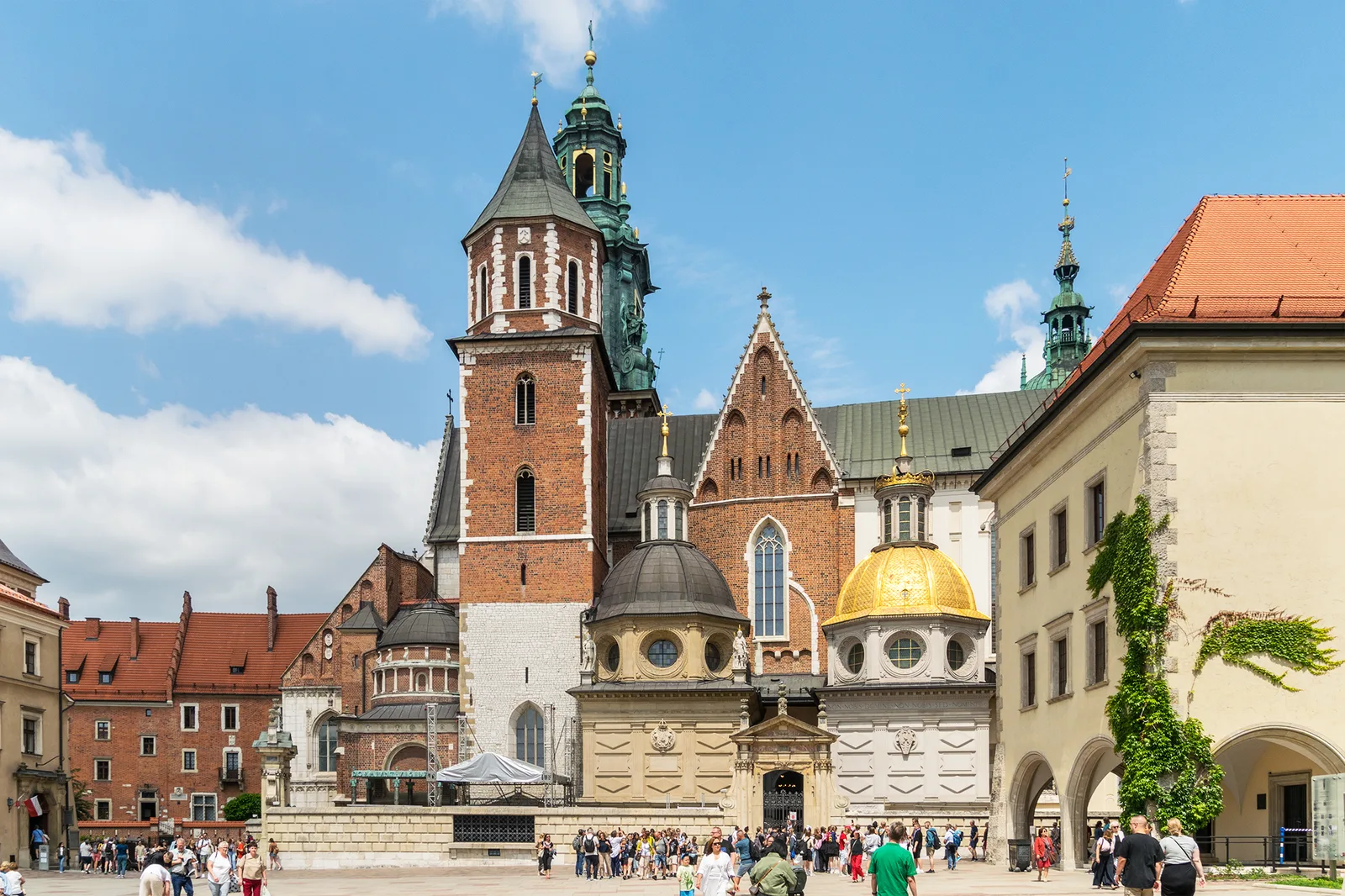 Details at Wawel Royal Castle-State Art Collection Kraków — travel photo