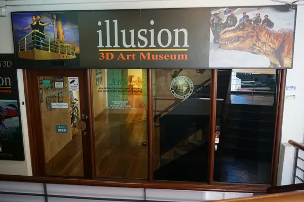 Atmosphere at Art House Gallery Museum of Ethnic Arts Kuala Lumpur — travel photo