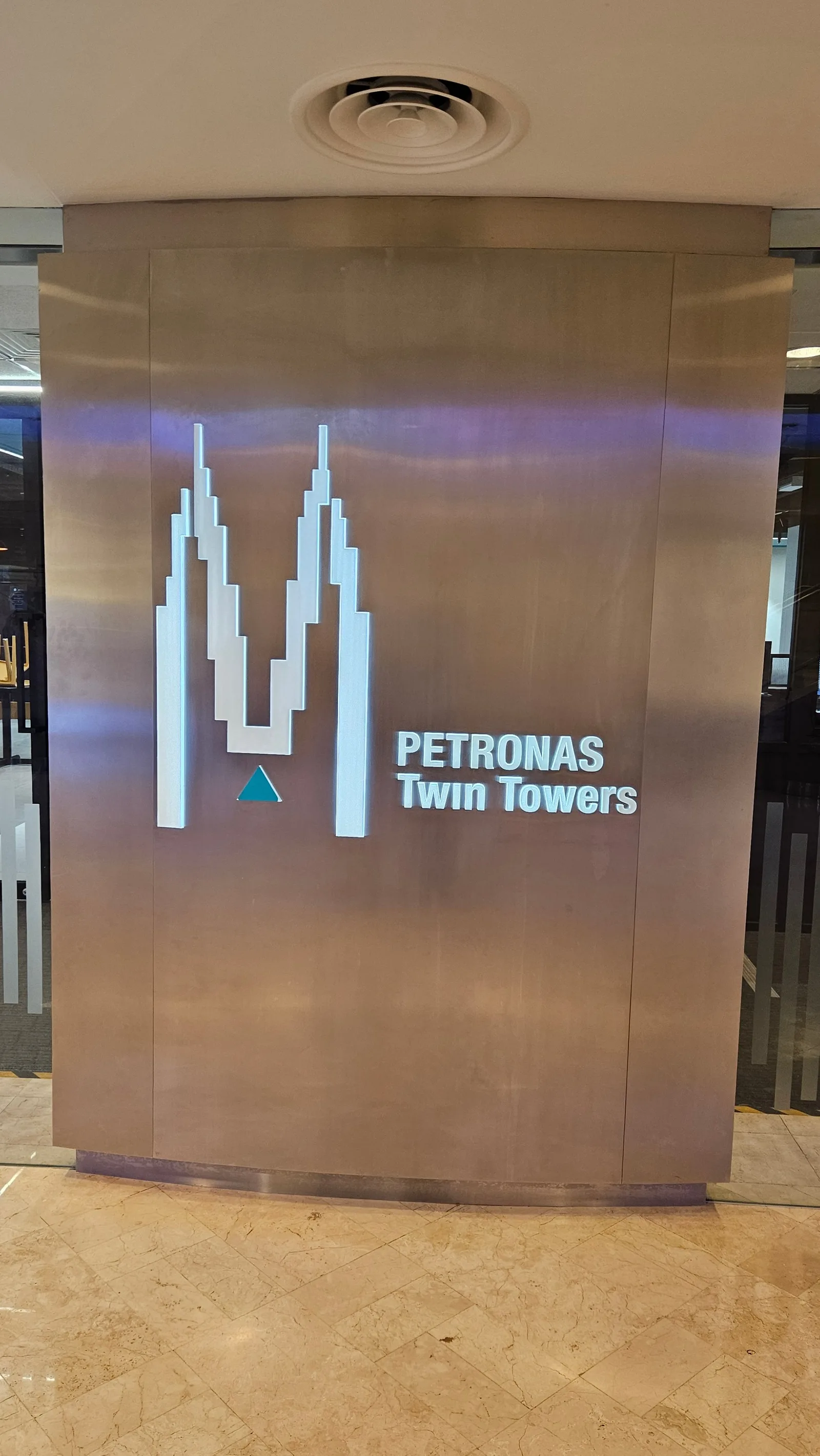 Atmosphere at Petronas Twin Towers Kuala Lumpur — travel photo