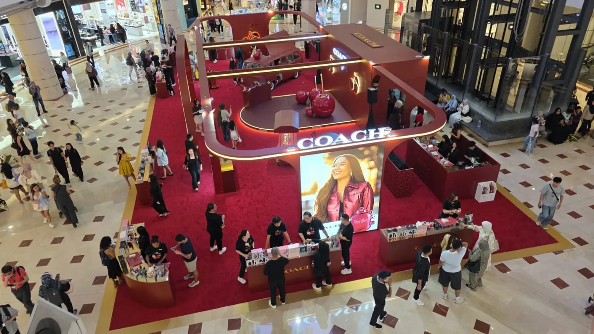 Main view at Suria KLCC Kuala Lumpur — travel photo