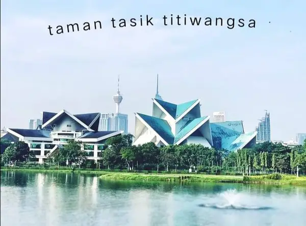 Atmosphere at Titiwangsa Lake Gardens Kuala Lumpur — travel photo