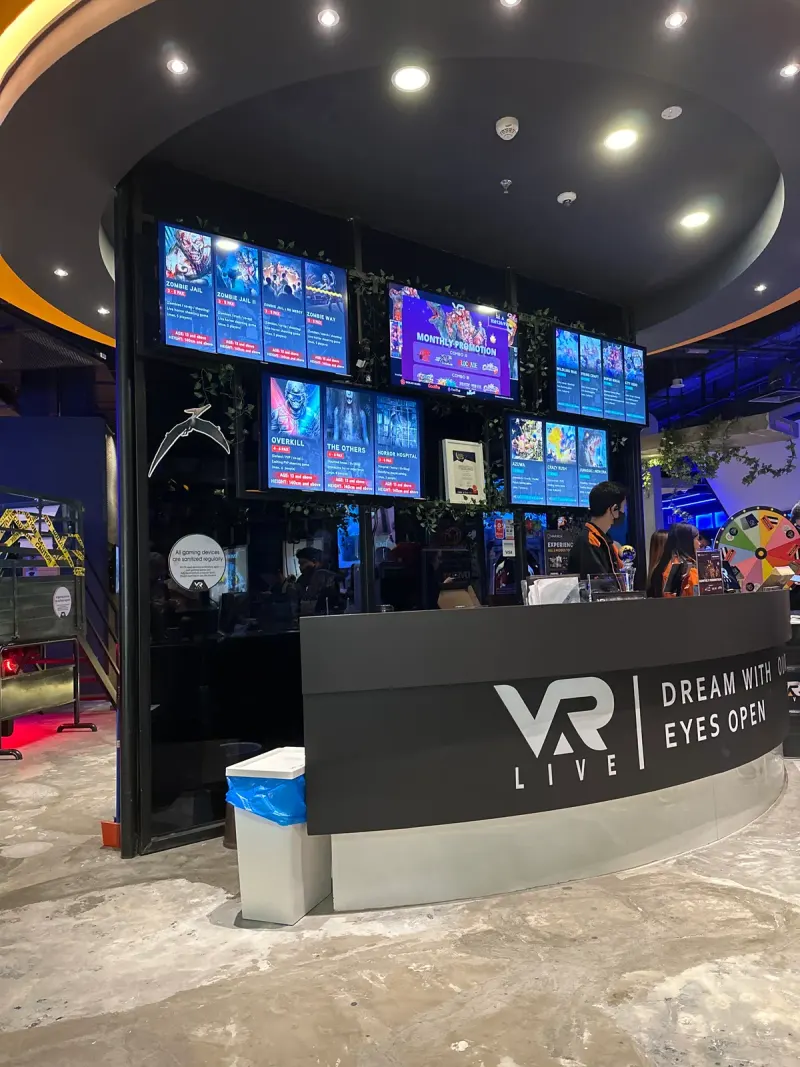 VAR LIVE @ MyTown Shopping Centre