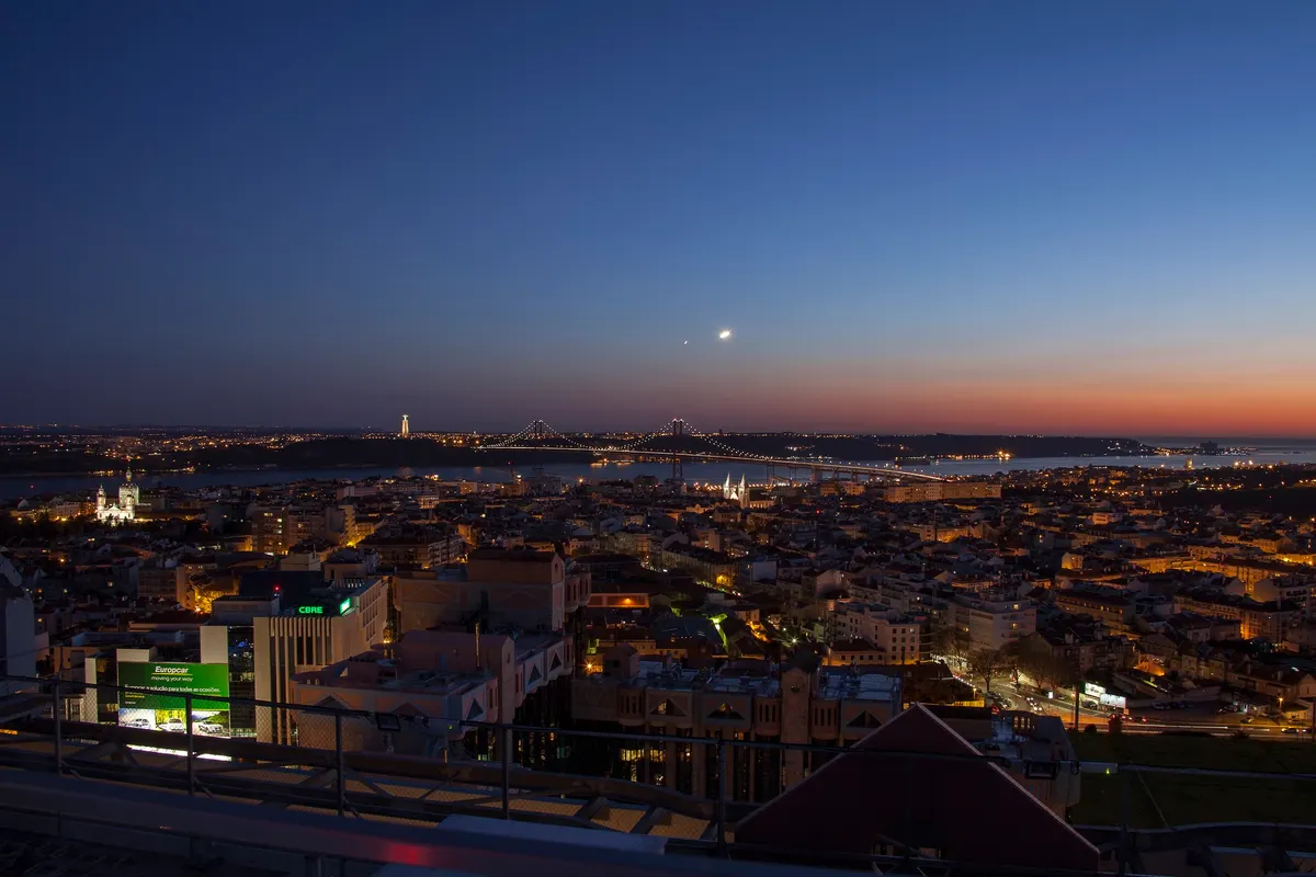 Amoreiras 360º Panoramic View — romantic guide Lisbon