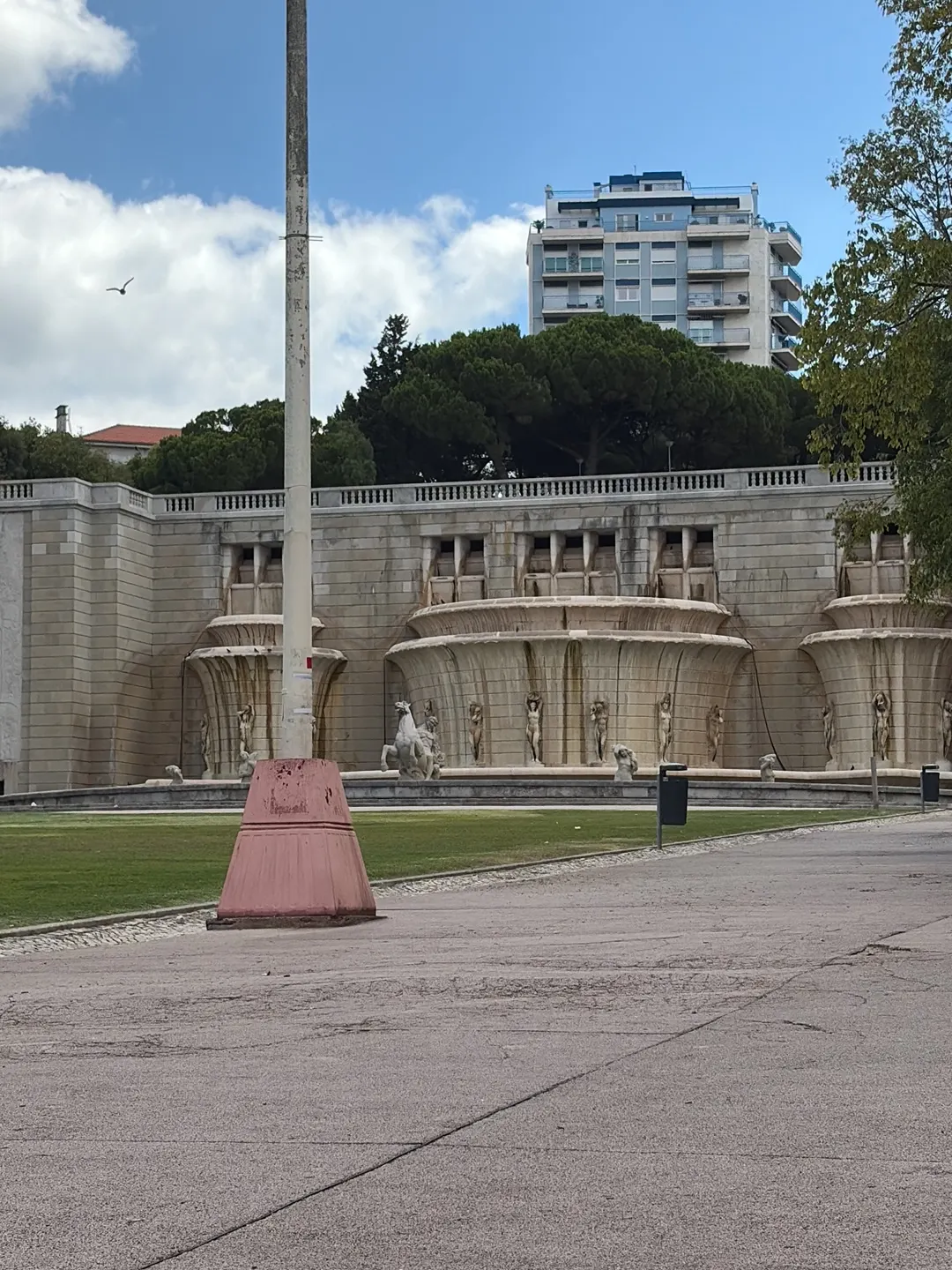 Main view at Fonte Luminosa Lisbon — travel photo