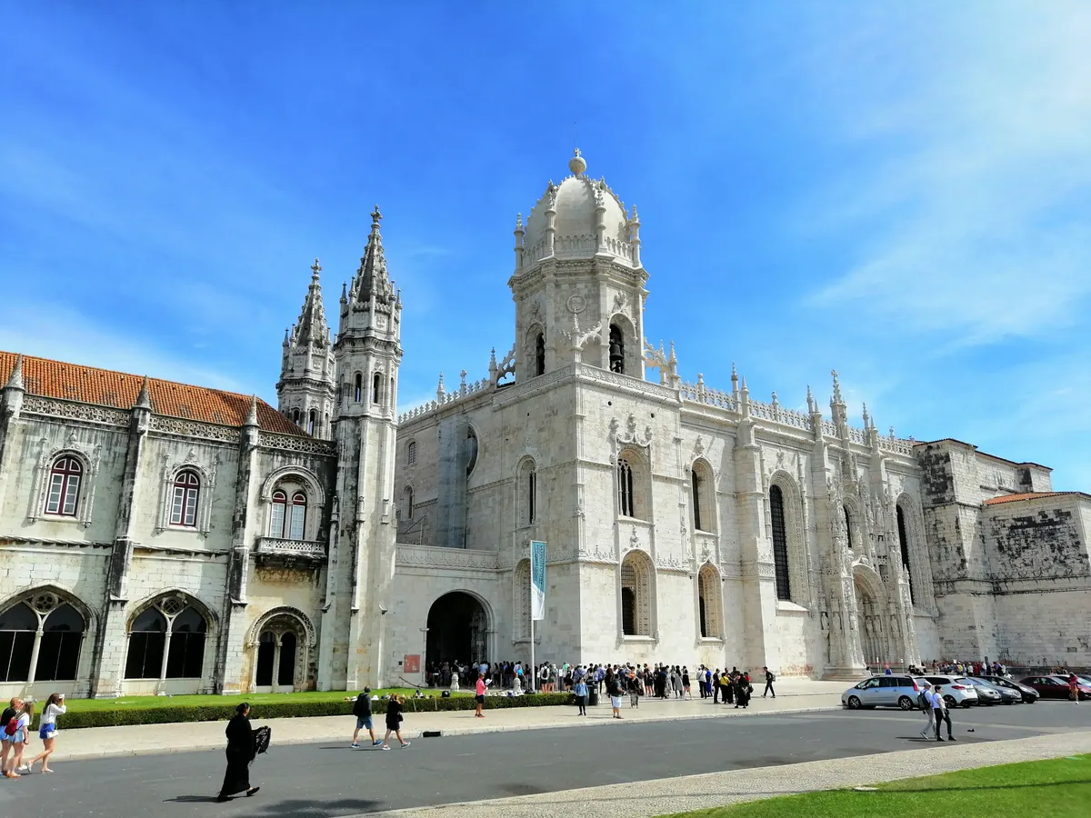 Atmosphere at Jerónimos Monastery Lisbon — travel photo