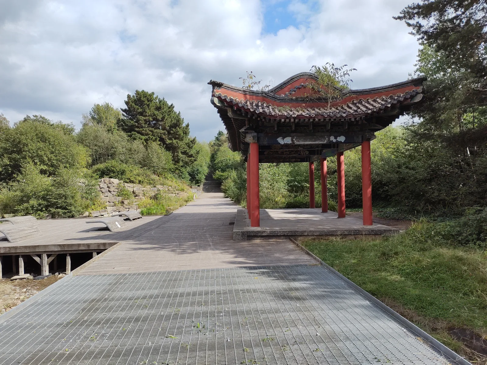 Festival Gardens - Riverside Drive