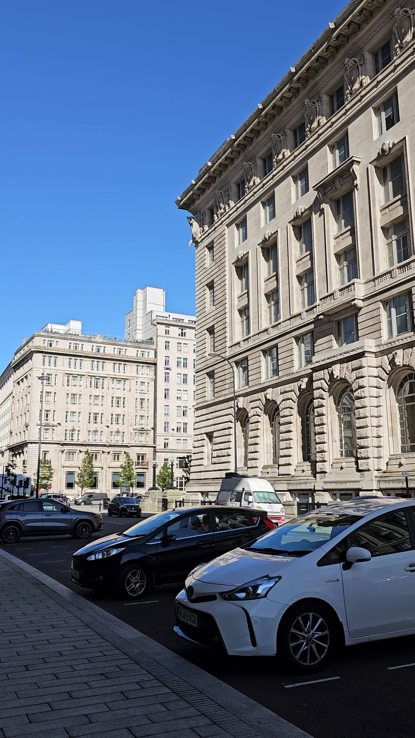 Details at Liverpool Canal Link Liverpool — travel photo